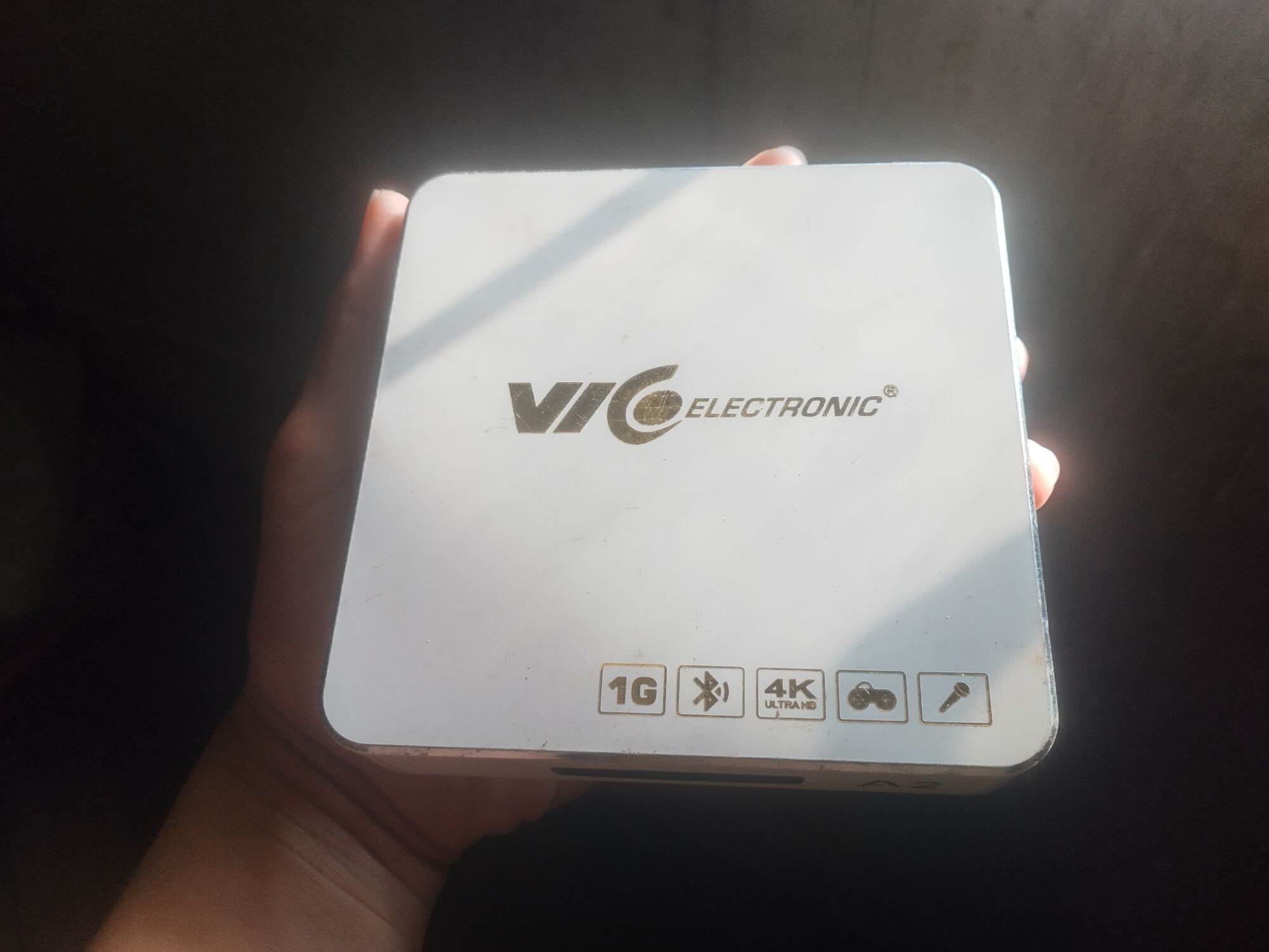 Android tivi box VIG ram 1gb rom 8gb android 7.1 cài đặt sẵn app xem tv YouTube, đầy đủ phụ kiện