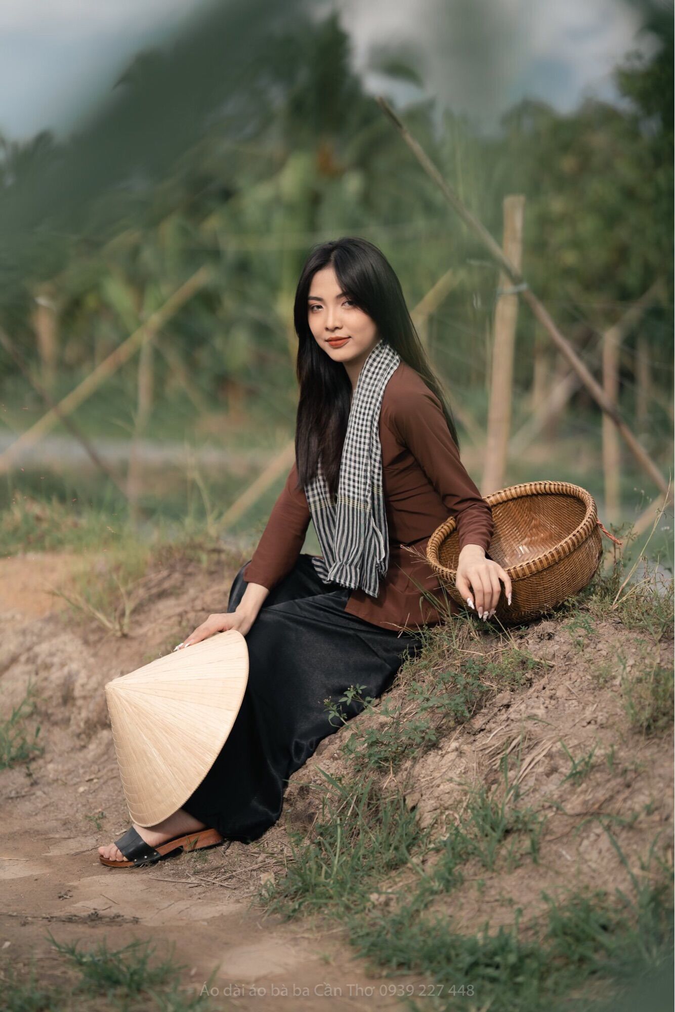 Áo bà ba lụa nâu