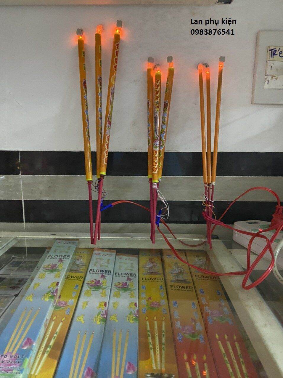 Nhang điện có tàng nhang đèn.
