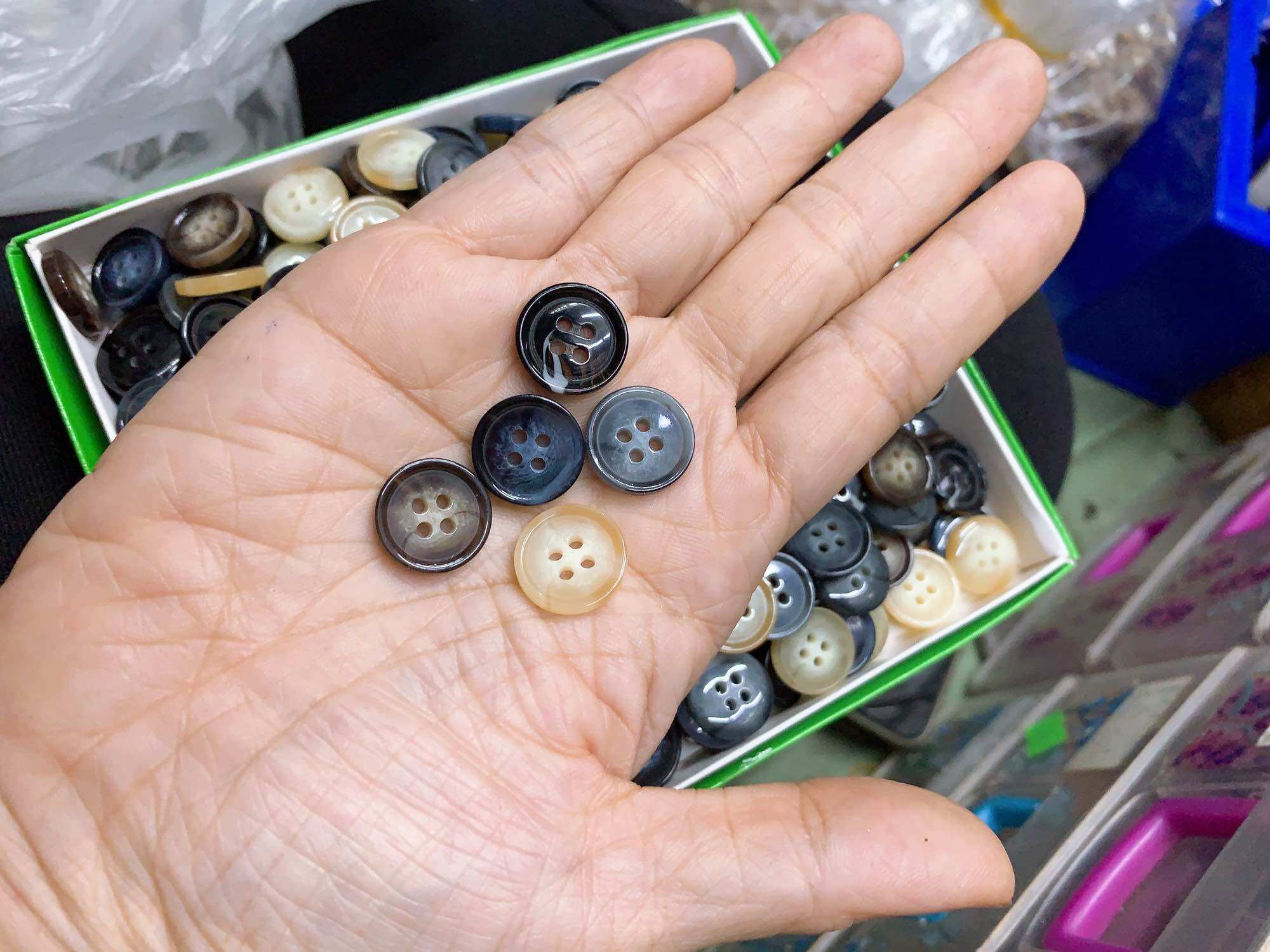 Nút quần tây vân thủy 15mm.