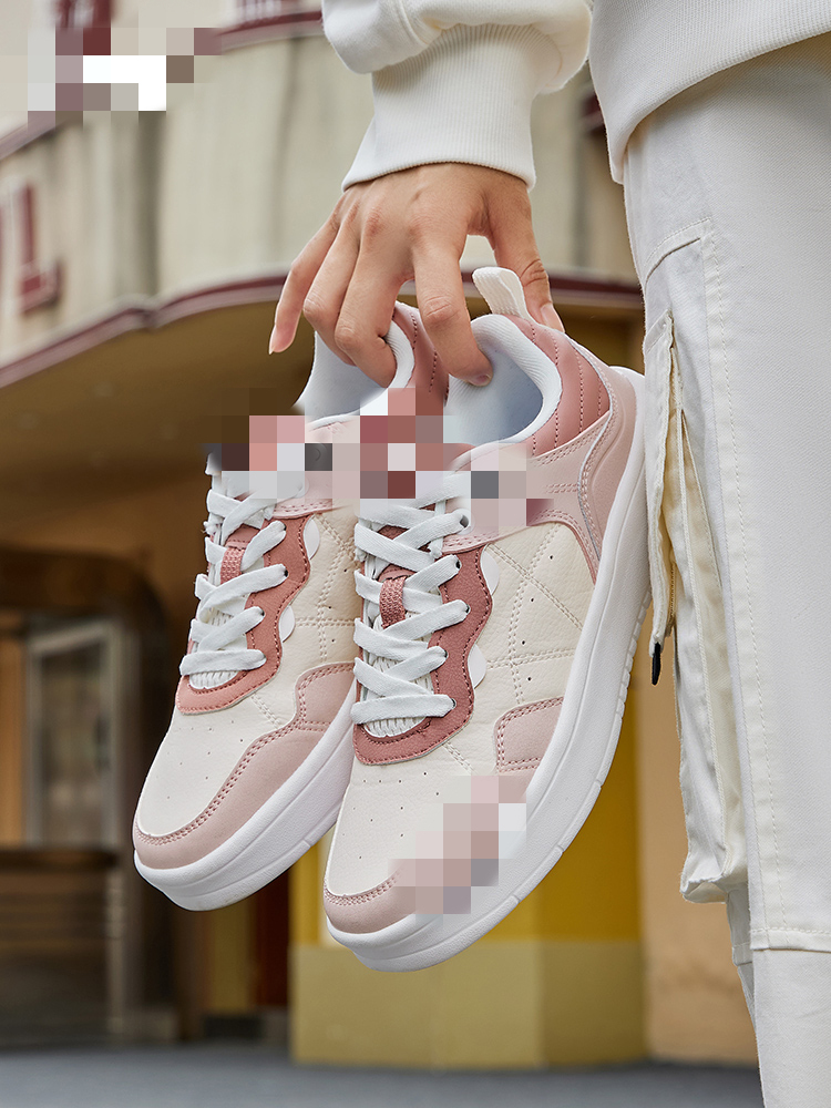 Giày sneaker nữ