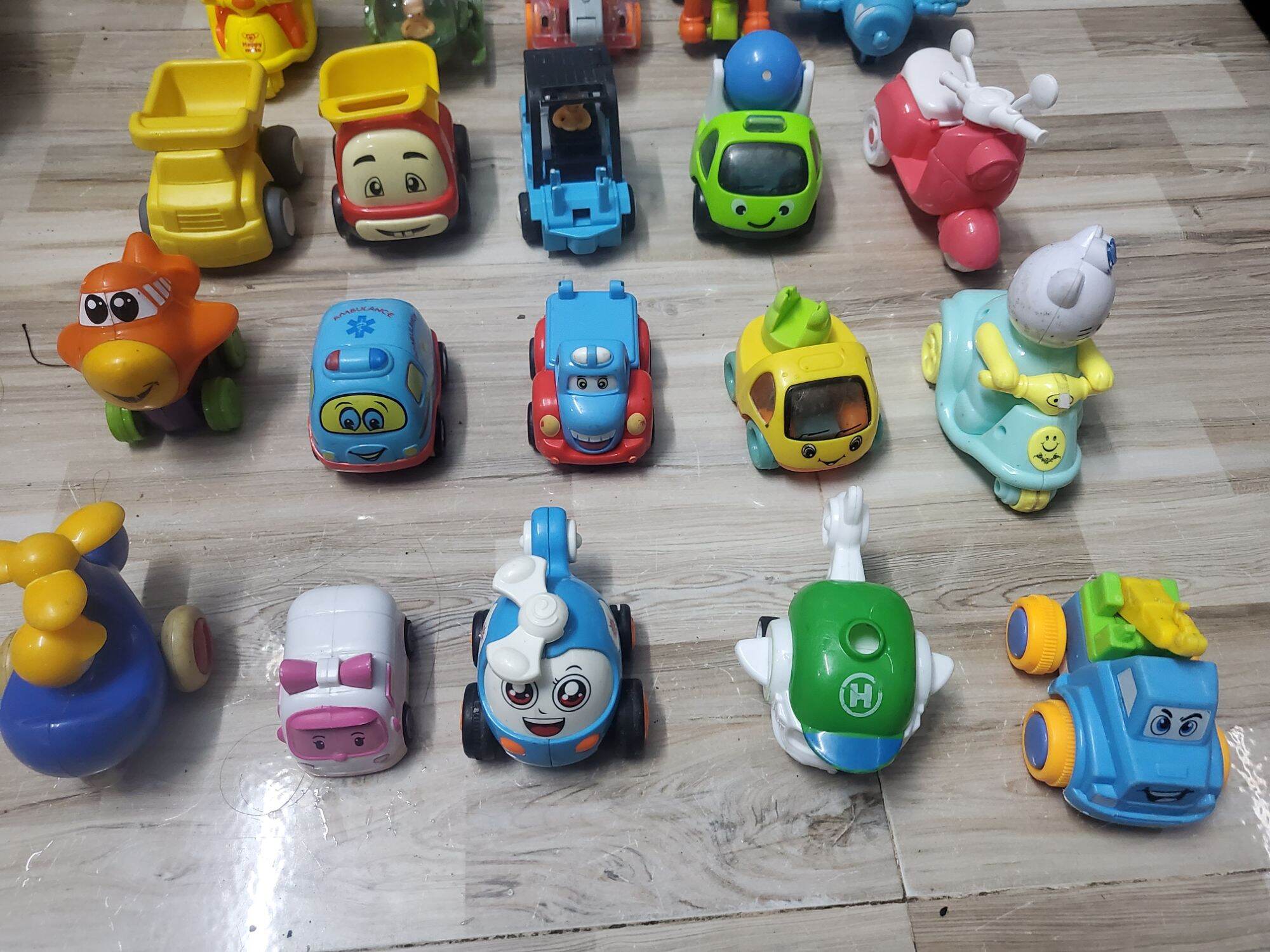 set 20 xe đồ chơi CŨ đã vệ sinh còn đẹp cho bé