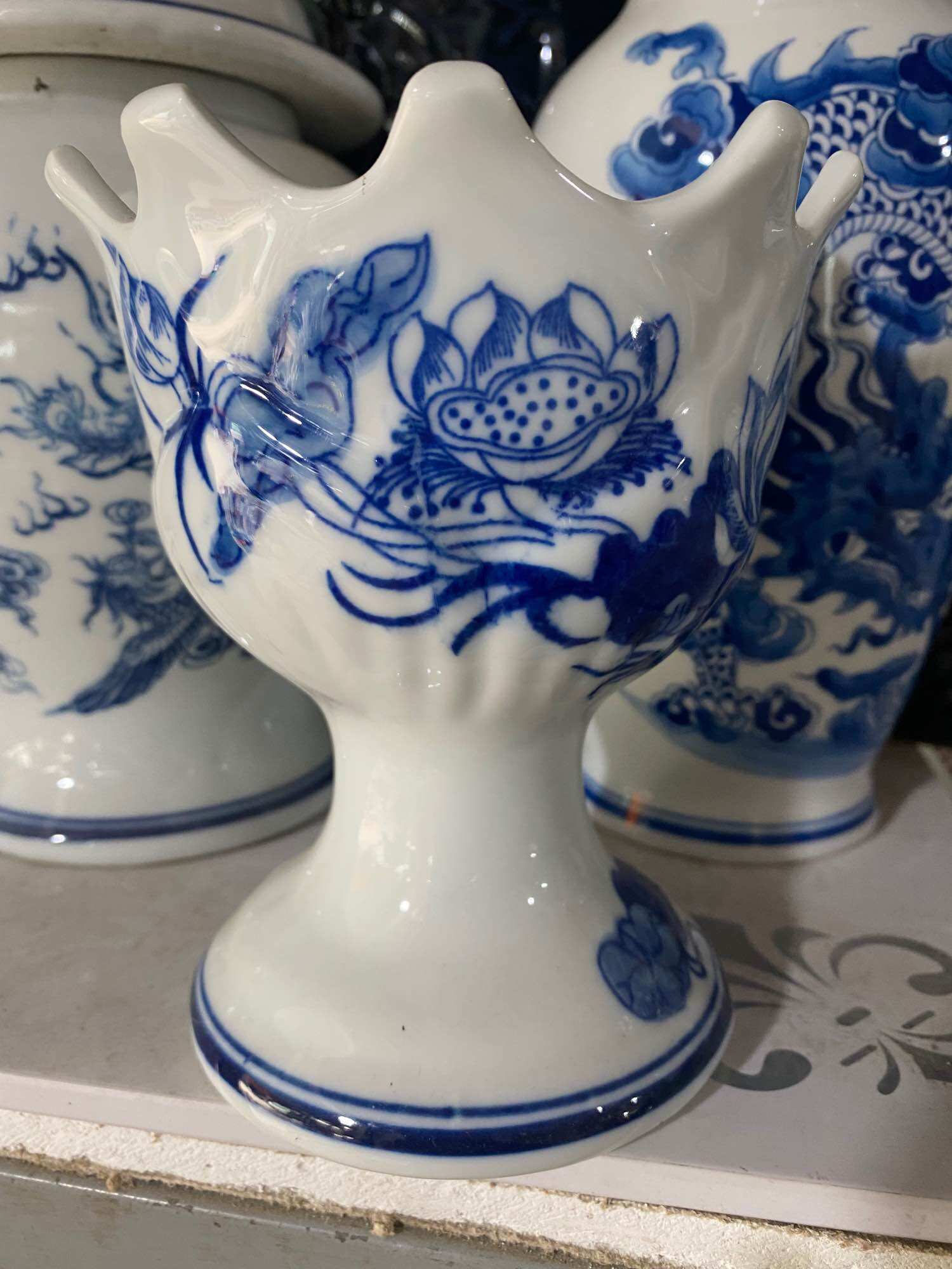 Hũ đựng quả Phật Thủ bằng gốm sứ Bát tràng