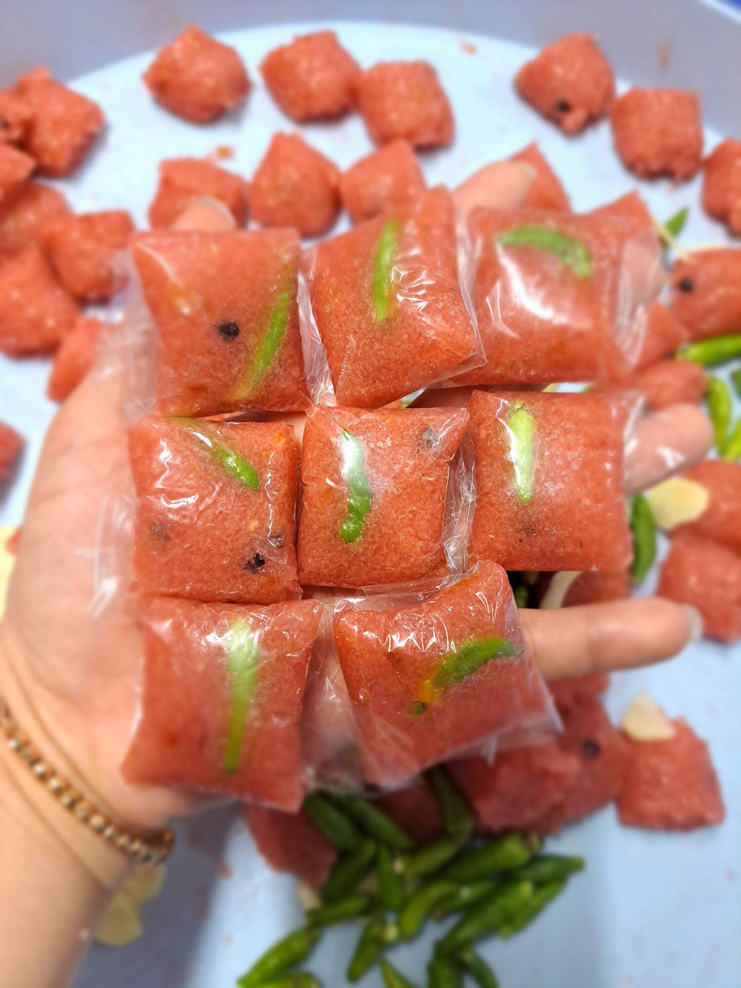 Nem chua lai vung ớt xiêm xanh