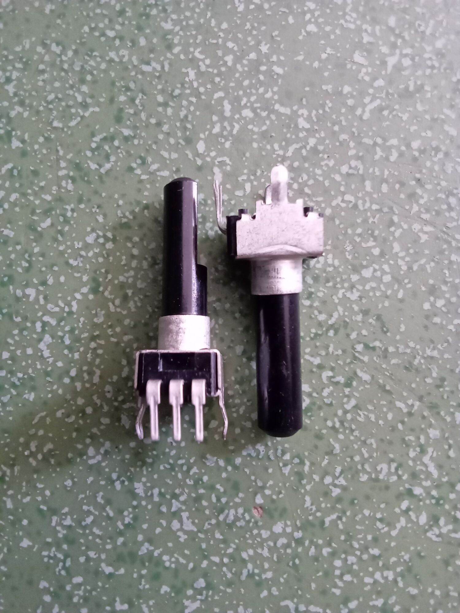 1 VOLUME MIXER 3 CHÂN 10 KÝ