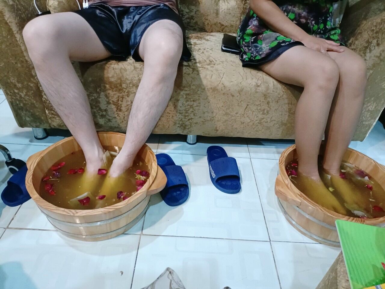 Chậu gỗ ngâm chân tay kết hợp làm Nail