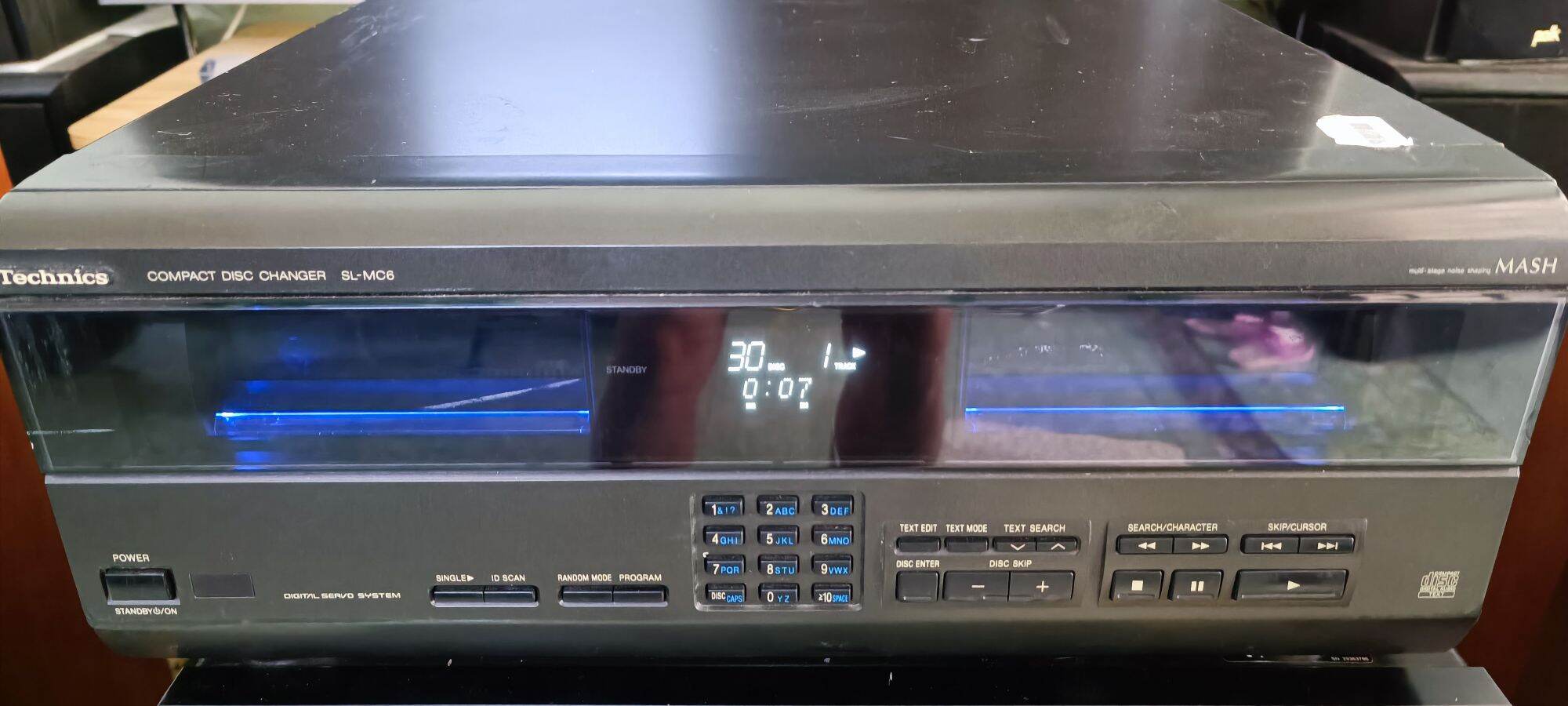 Đầu CD player technics size lớn học đĩa đựng 110 đĩa