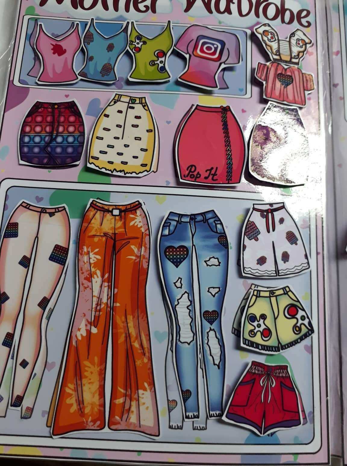THAY ĐỒ CHO BÚP BÊ GIẤY MẸ VÀ CON GÁI POP UP