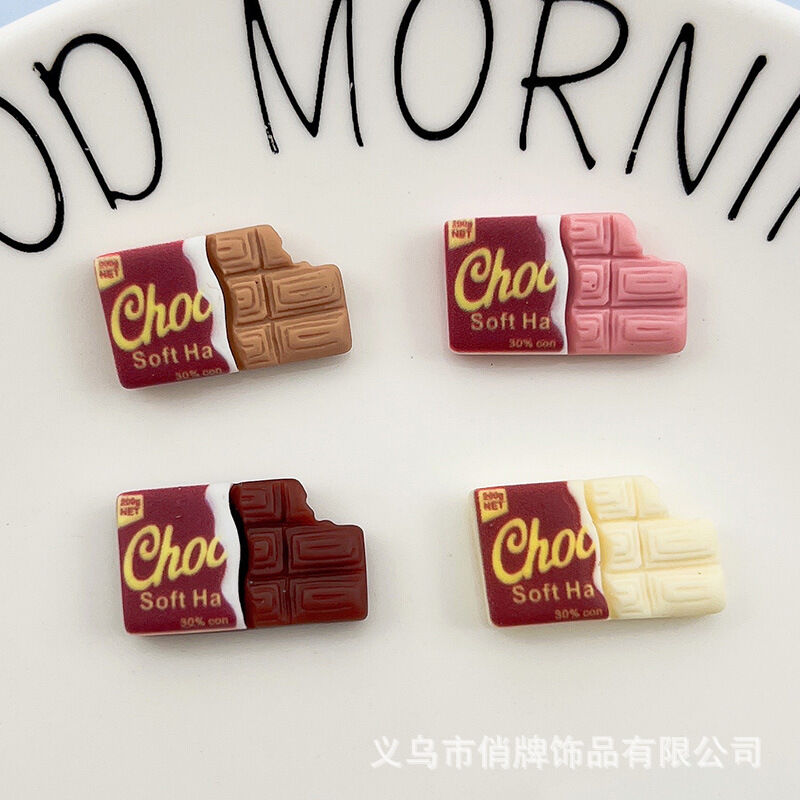 Charm điện thoại hình vĩ socola