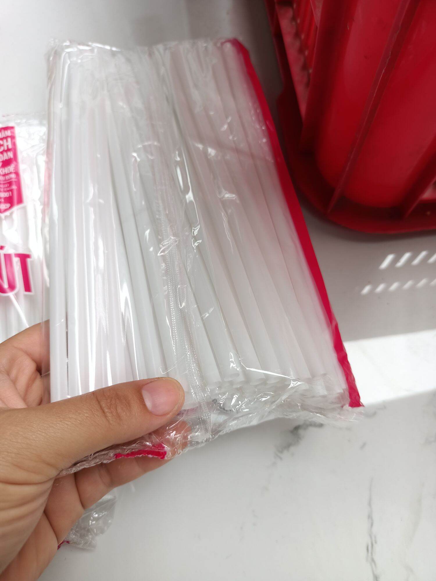 ống hút nhựa cong phi 6 màu trắng