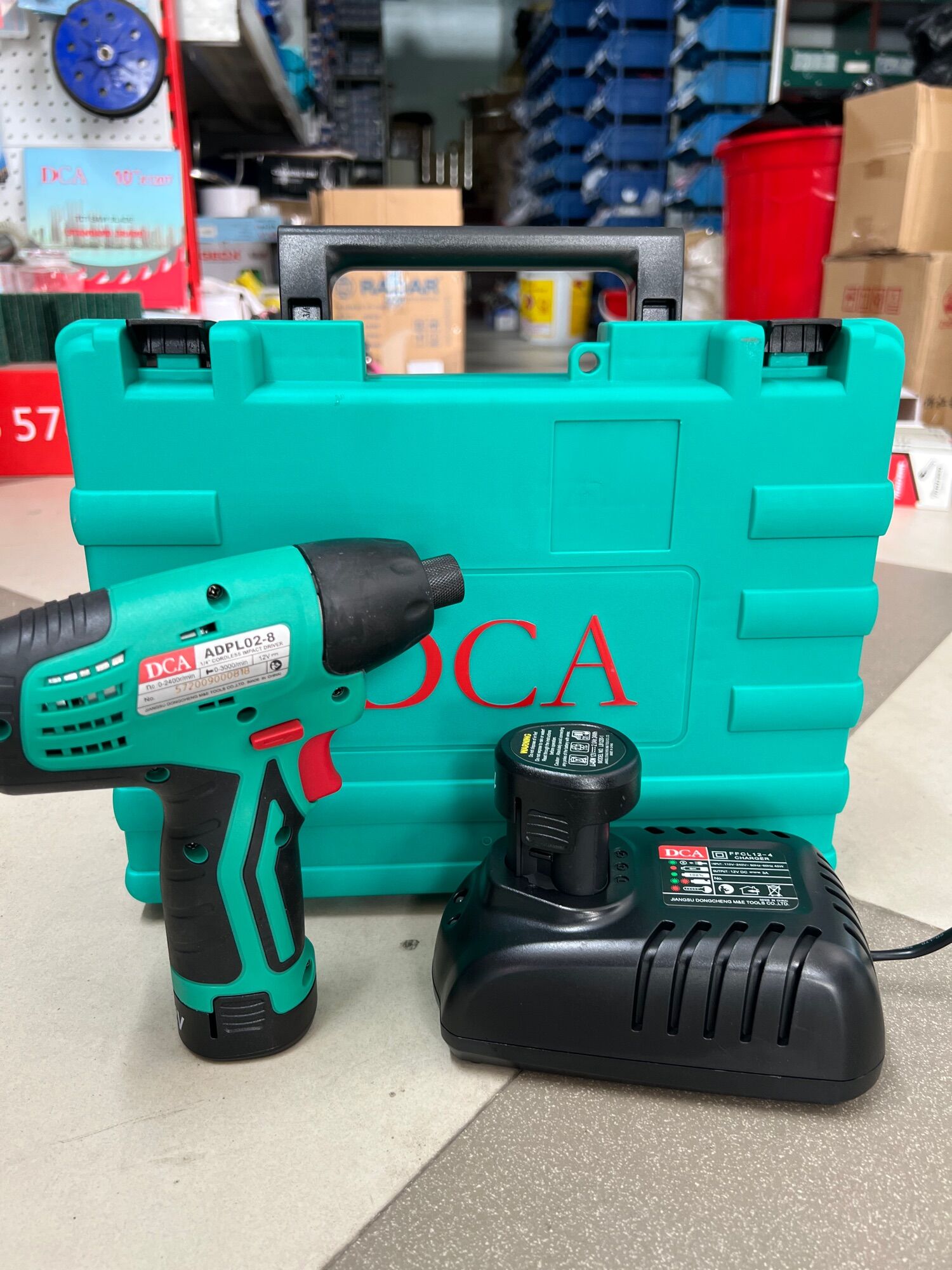 Máy chuyên vít pin DCA 12v - máy chuyên bắt vít pin