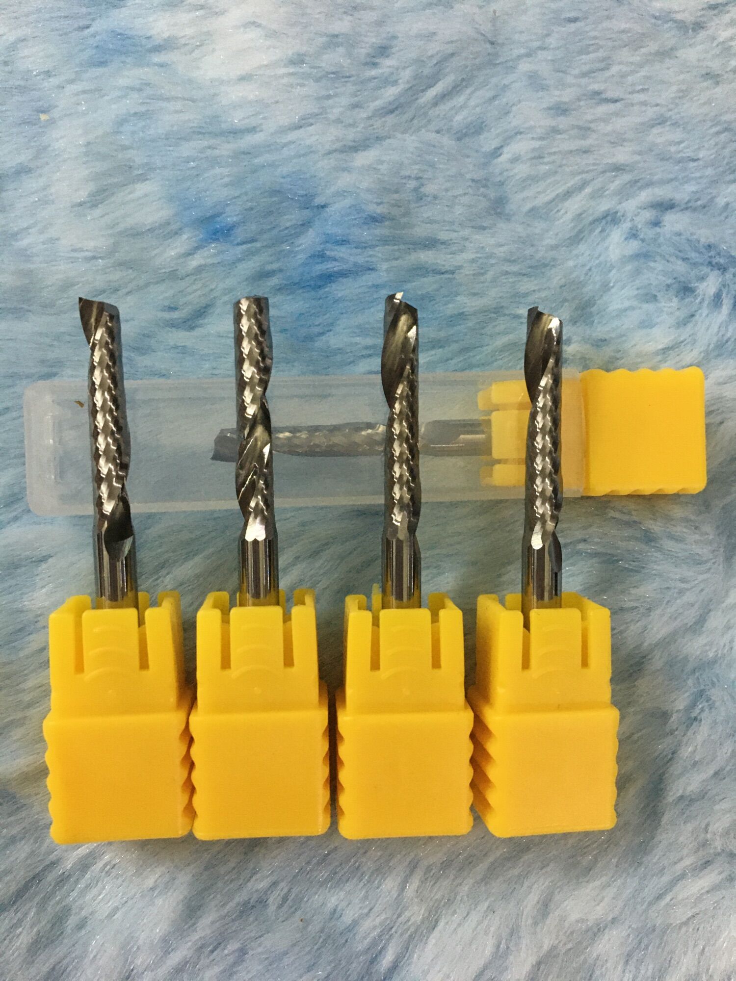 Mũi cnc 1me xoắn đế vàng 4 x 22mm -1 mũi