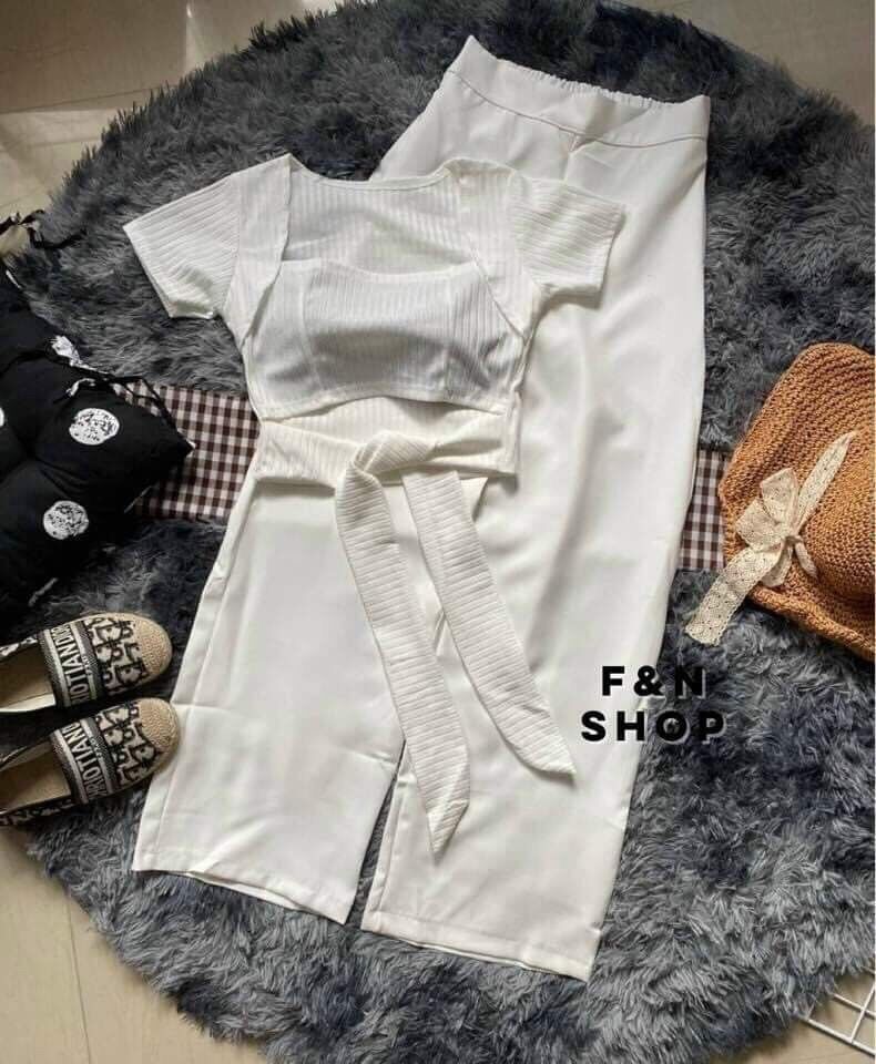 Áo croptop cổ vuông,cột eo,có mút ngực