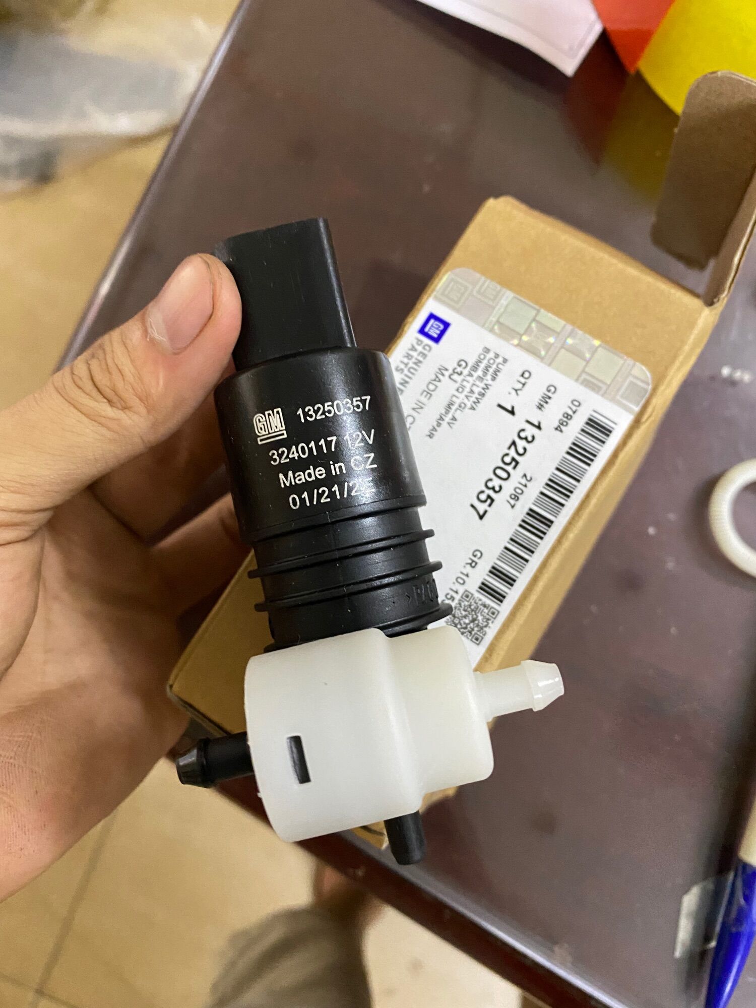 Mô tơ bơm nước rửa kính orlando gm:13250357