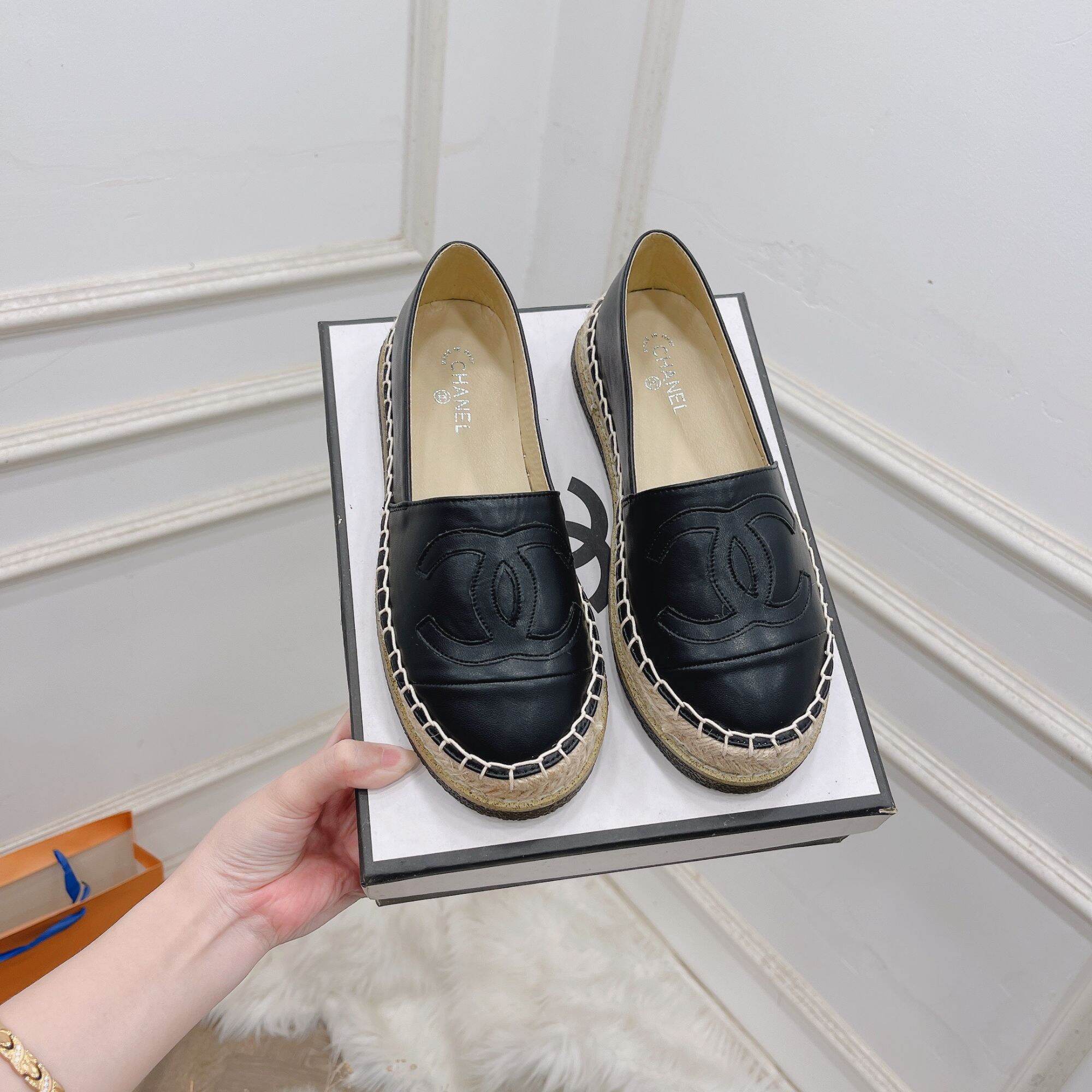 Giày bệt C.h.a.n.e.l slipon đế kếp da mềm