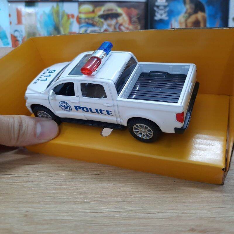 MÔ HÌNH XE CS 1:32 ÂM THANH ĐÈN MỞ CỬA
