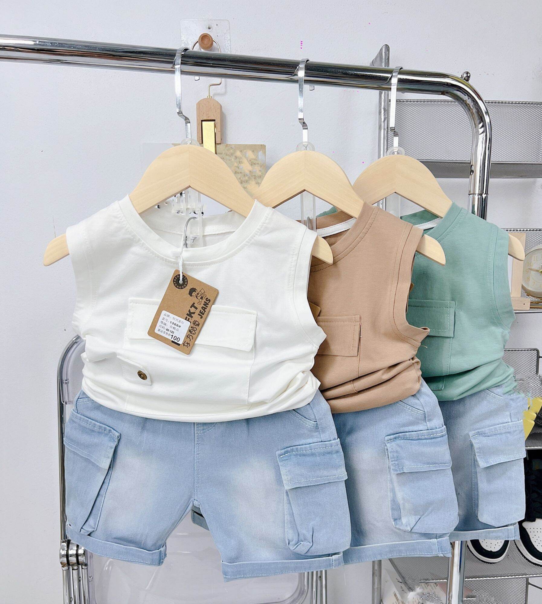 Bộ áo cotton quần jean bé trai