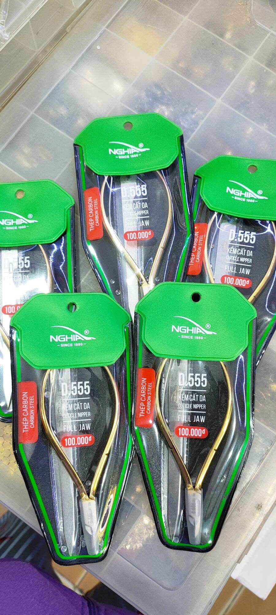 Kềm nghĩa kềm cắt da chất liệu thép d-555