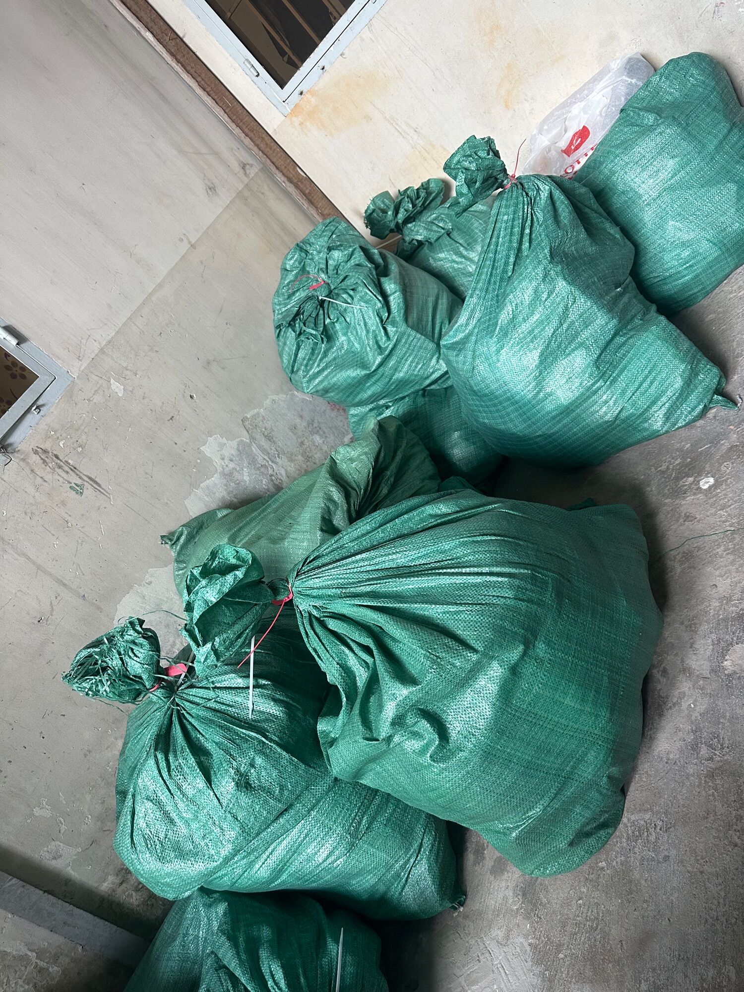 Kiện hàng quốc tế giá rẻ 1500k