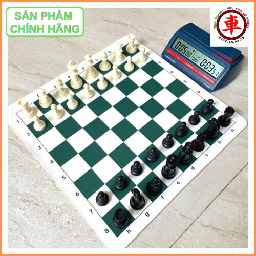 Bộ cờ vua tiêu chuẩn và đồng hồ