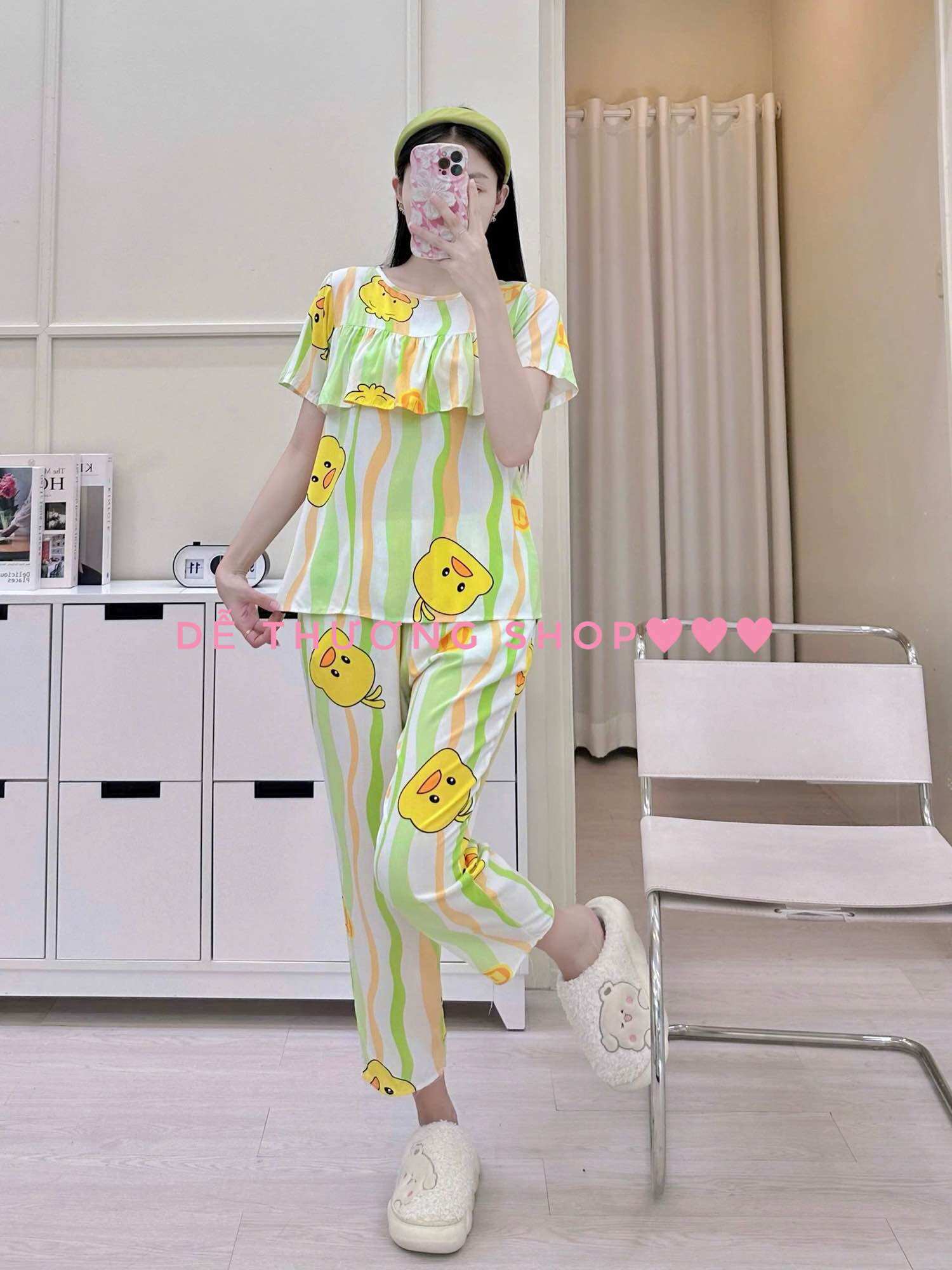 Đồ bộ 9 tấc có tay bèo ngực tôn lanh size 4