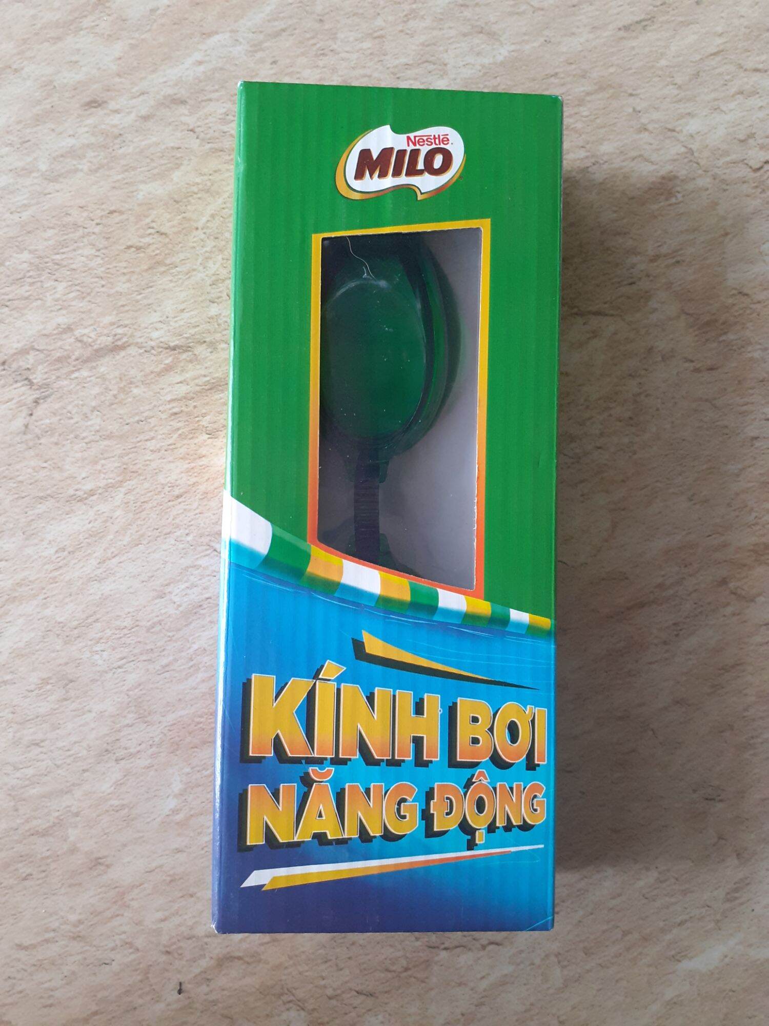 Kính bơi cho bé Quà tặng từ Milo