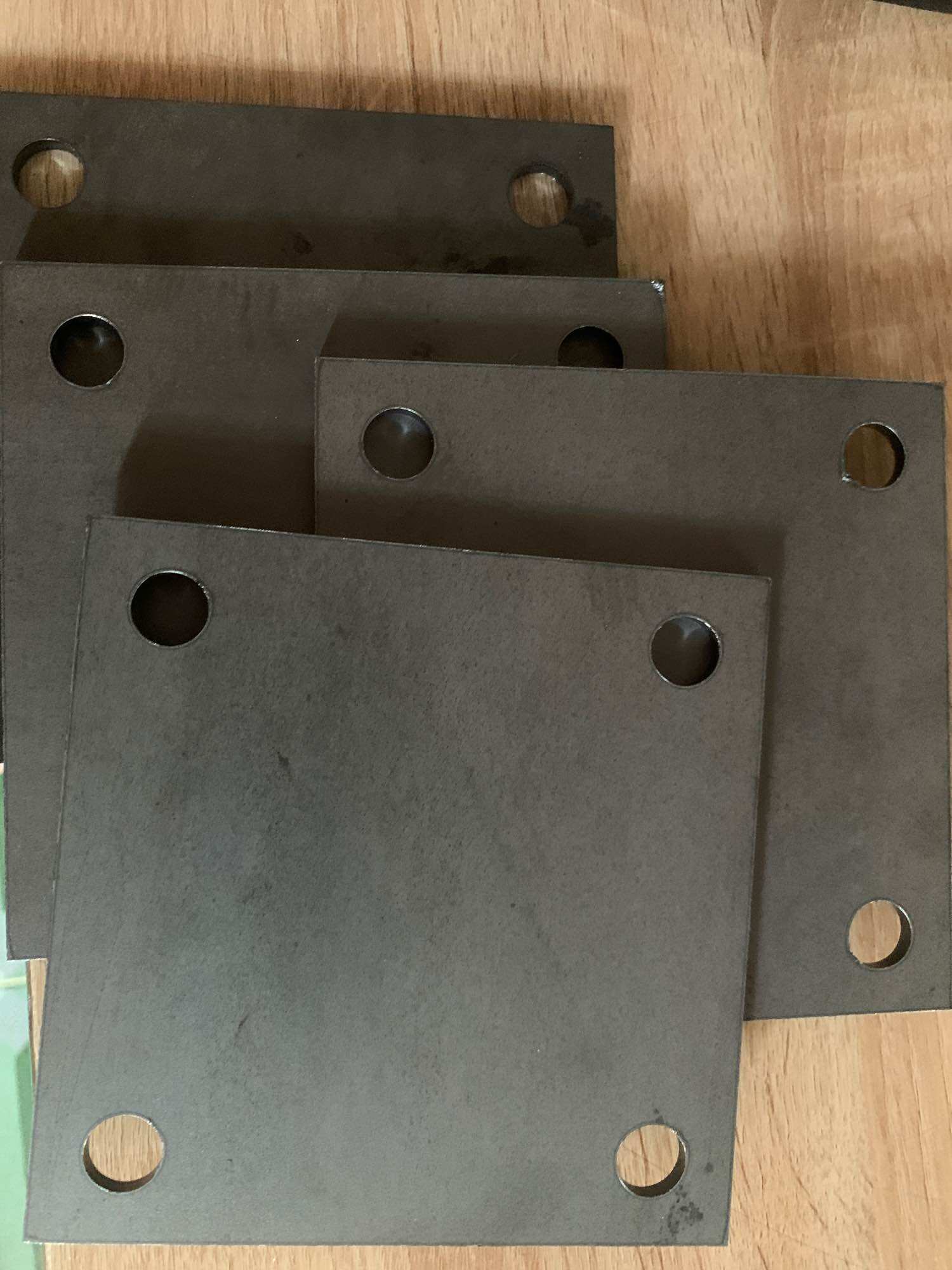 Bản mã 100X100 mm có 4 lỗ phi 10 chiều dày 2mm đến 10mm