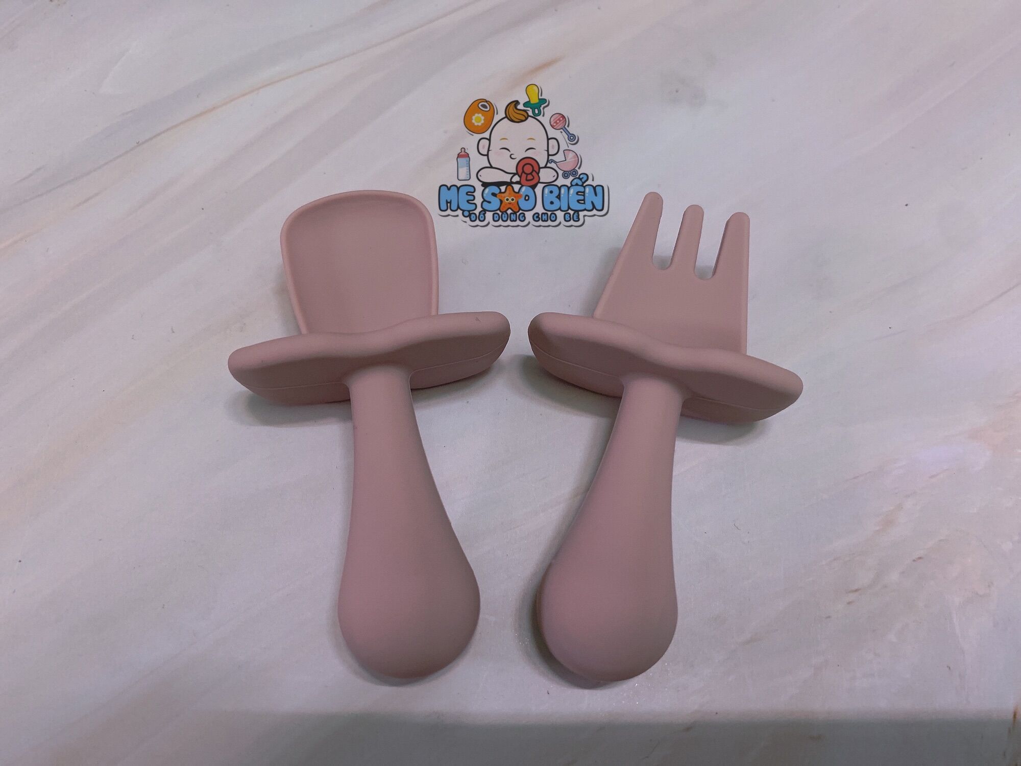 Set thìa nĩa silicon chống hóc cho bé