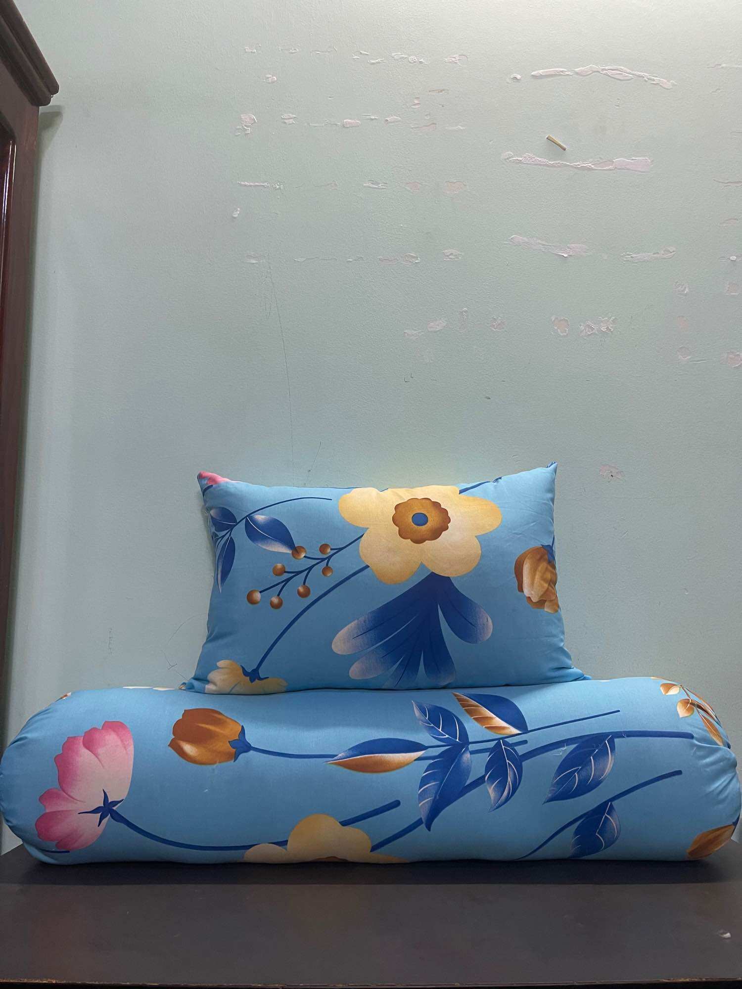 1 gối nằm + 1 gối ôm dài