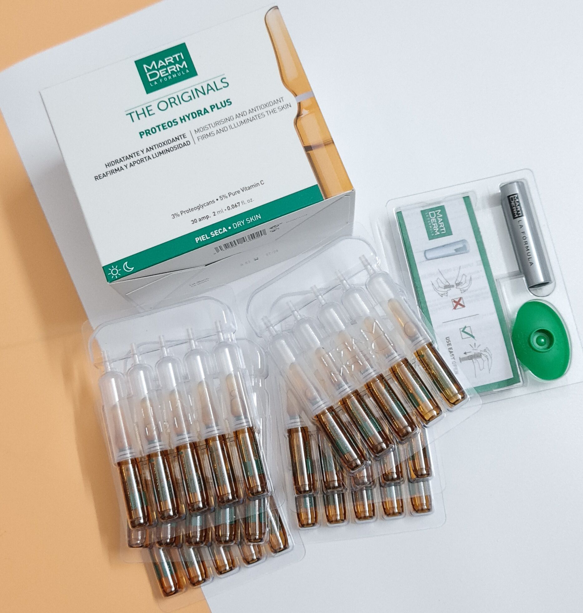 [30 ống]Tinh chất phục hồi cấp ẩm căng bóng da Marti Derm Plus Xanh