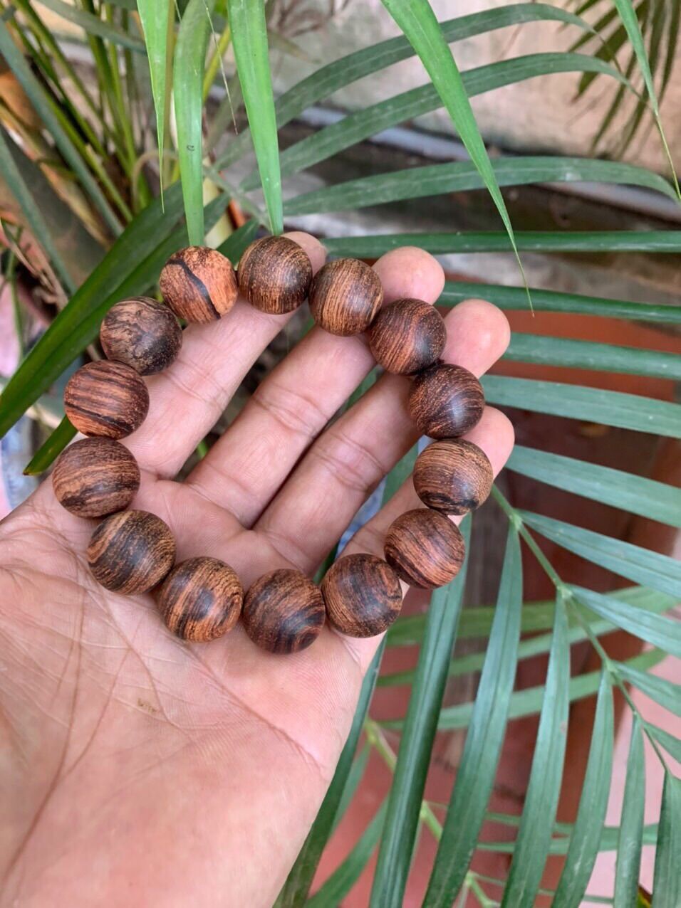 vòng hạt gỗ sưa đỏ hàng để mộc các loại !