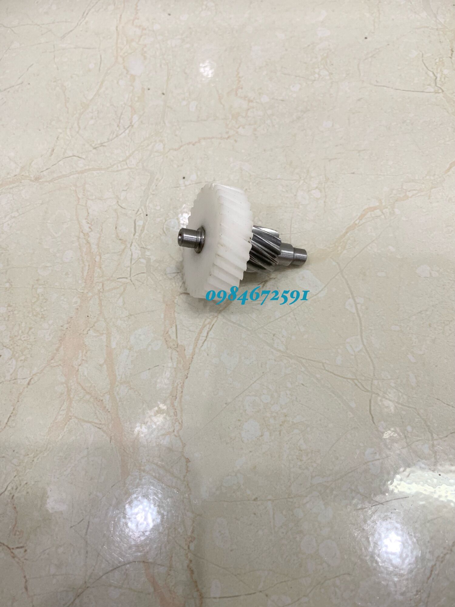 Trục bánh răng máy ép chậm HUROM HU-19SGM