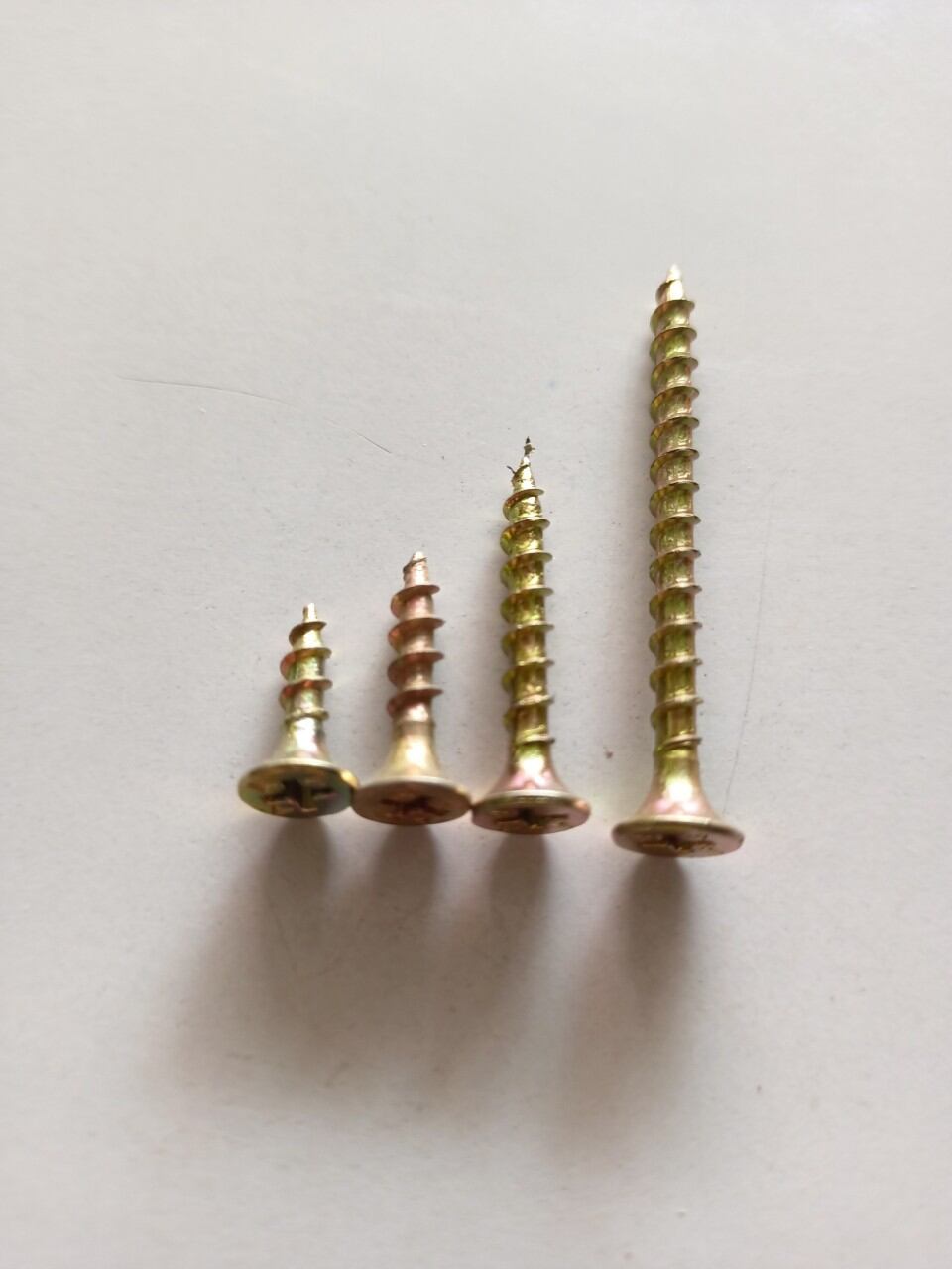 Vít gỗ dài 1,5cm 2cm 3cm 5cm dùng bắn ván làm kệ, bàn,tủ,...
