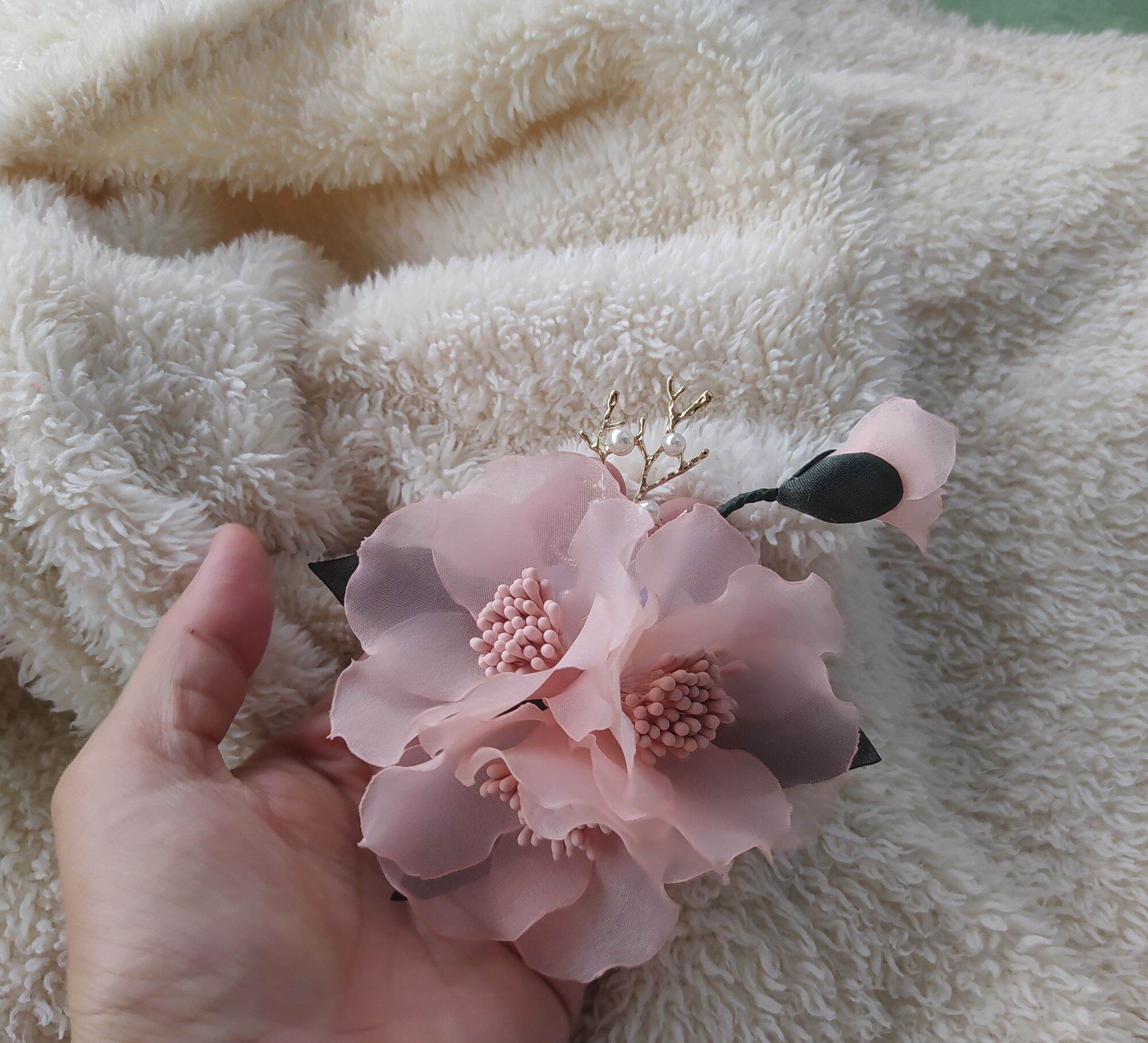 Hoa cài áo handmade Canto màu hồng