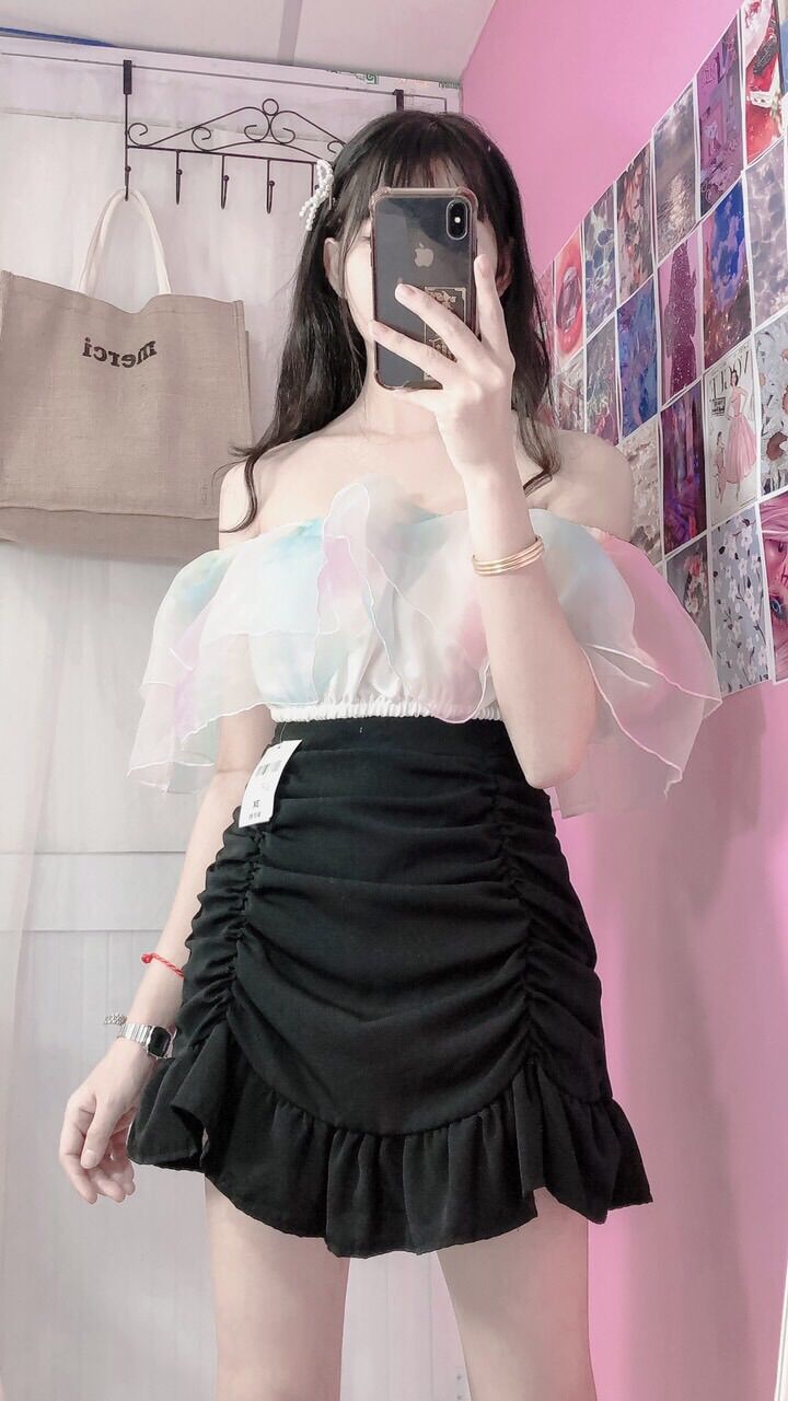 Set áo bẹt vai loang màu chân váy đuôi cá