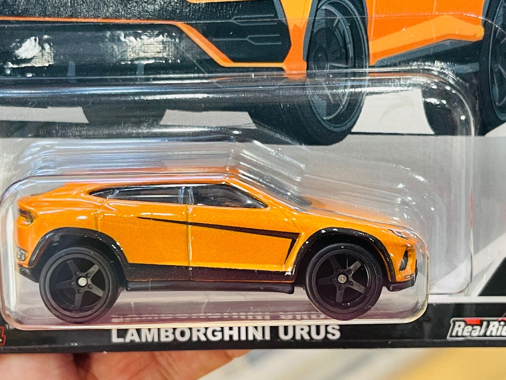 Hobby Store xe mô hình Hot Wheels Premium Auto Strasse Lamborghini Urus Cam  