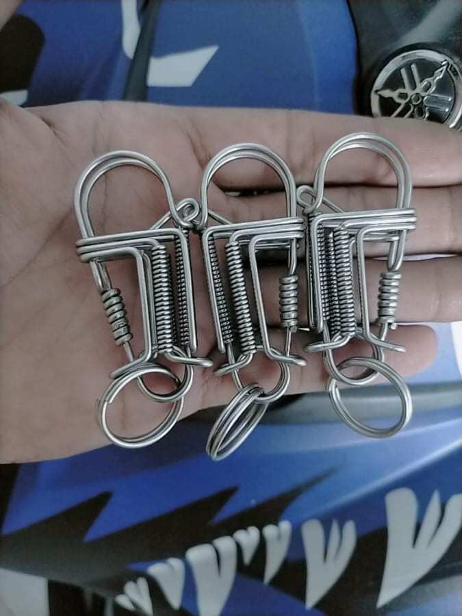 Móc khóa inox làm bằng thủ công