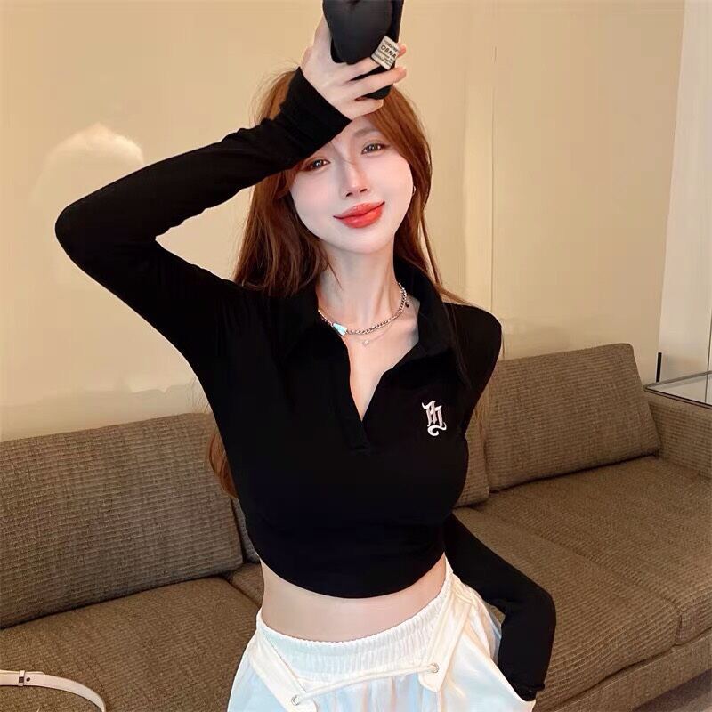 Áo tay dài cổ bẻ in 1 chữ xinh bg