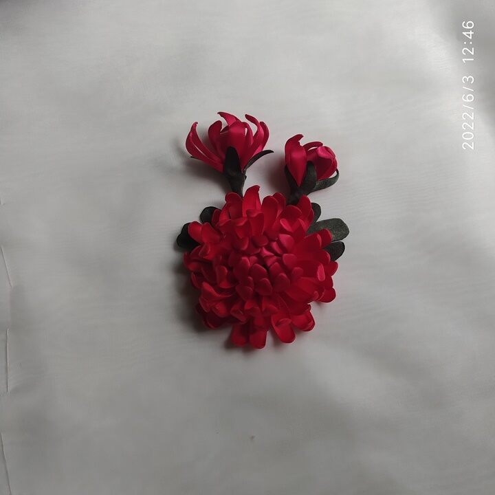 Hoa cúc chùm cài áo handmade Canto màu đỏ