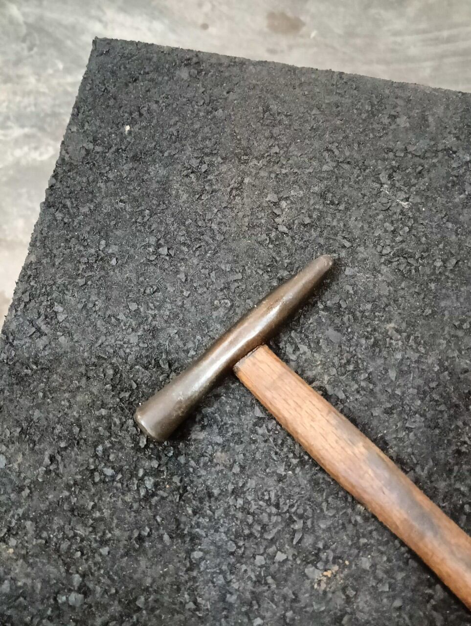 Búa chim nhỏ cán gỗ hàng Nhật Bãi J286