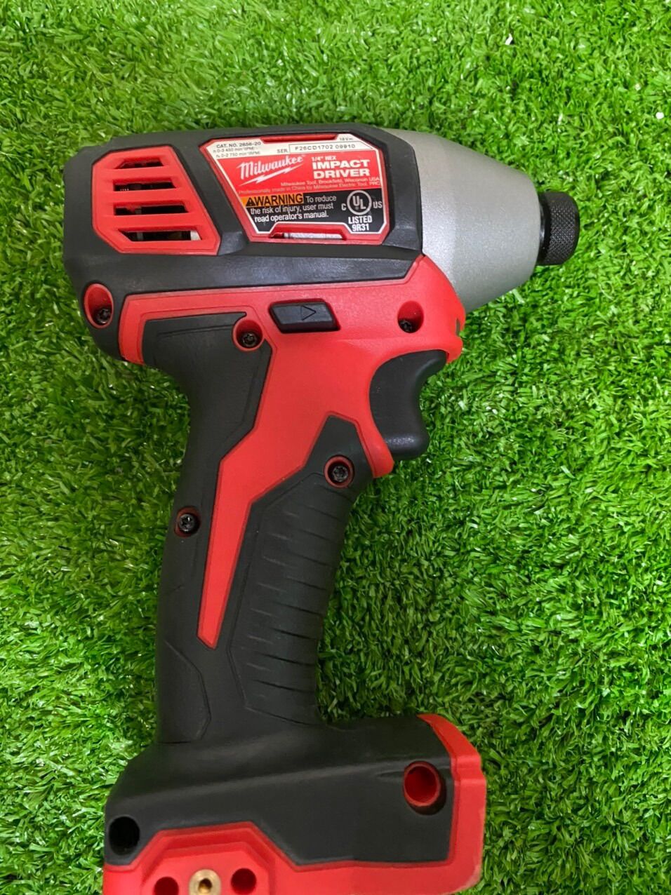 Thân vít milwaukee 2656-20 mới 95%