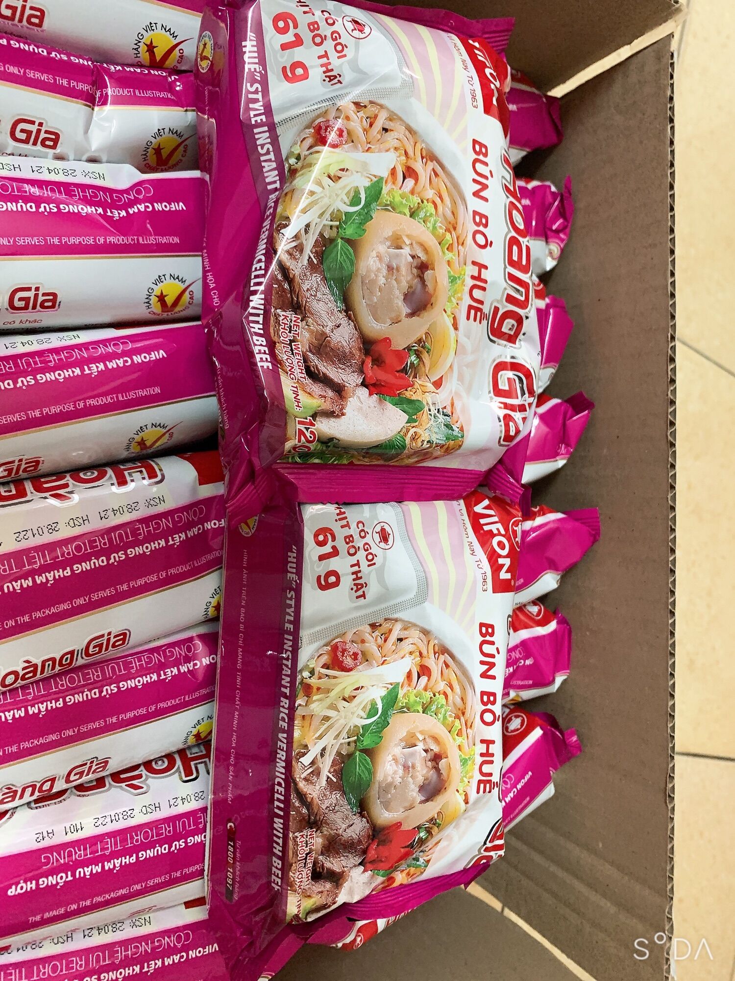 Thùng 18 gói bún bò huế hoàng gia 120g
