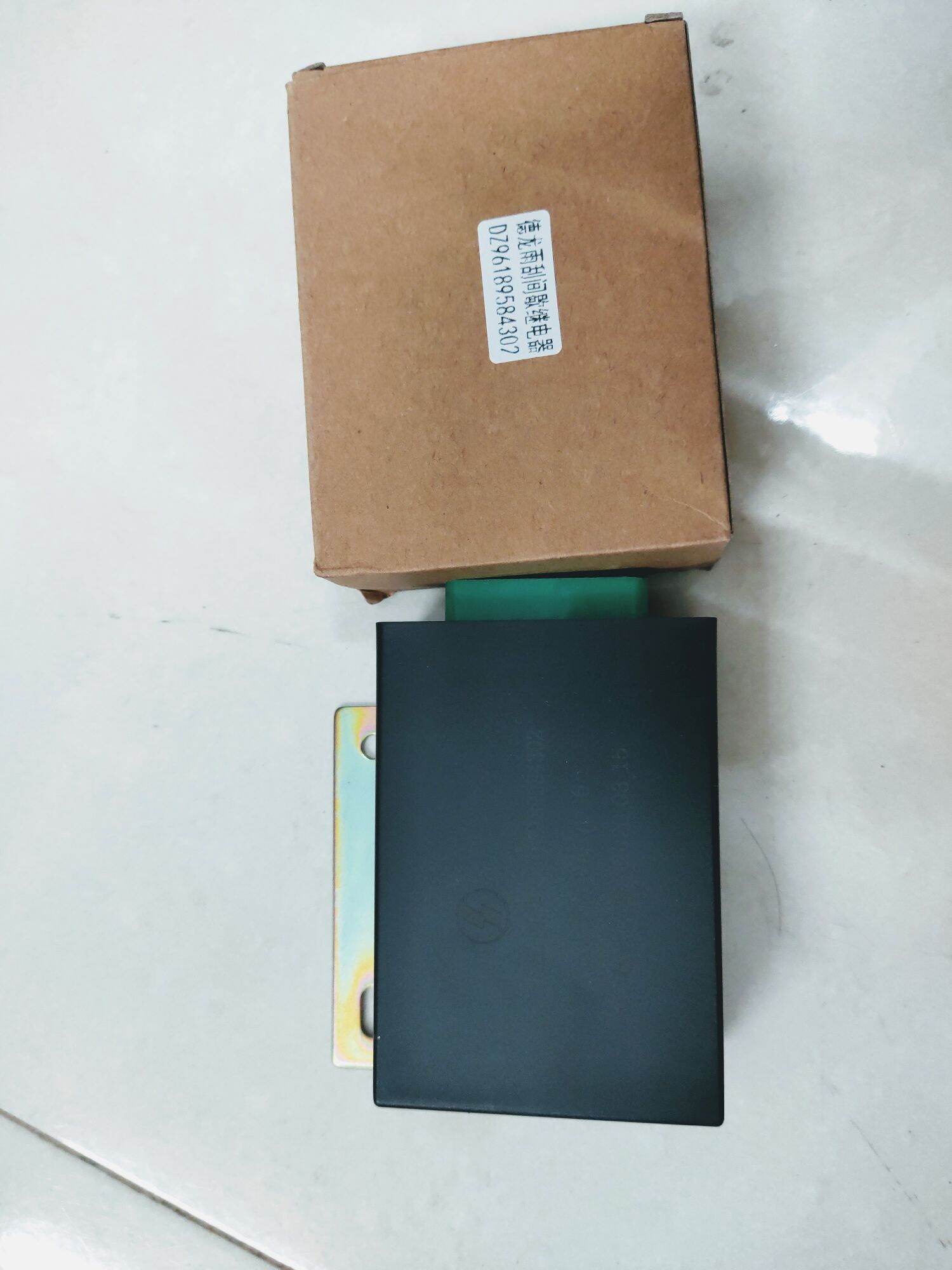 Rơ le gạt mưa DZ96189584302 Shacman
