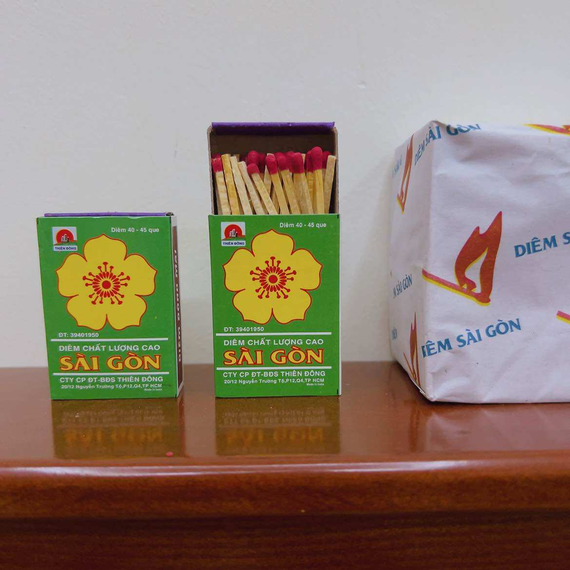 Dụng cụ thắp nến thơm Thống Nhất/Sài Gòn (lốc 100 hộp)