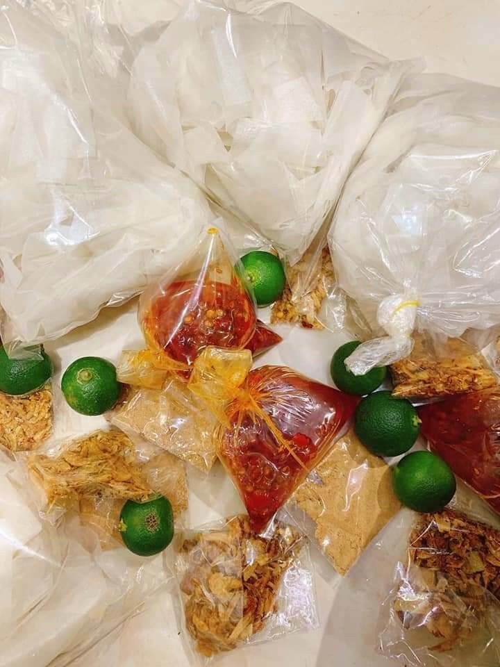 Bánh tráng phơi sương muối nhuyễn sa tế