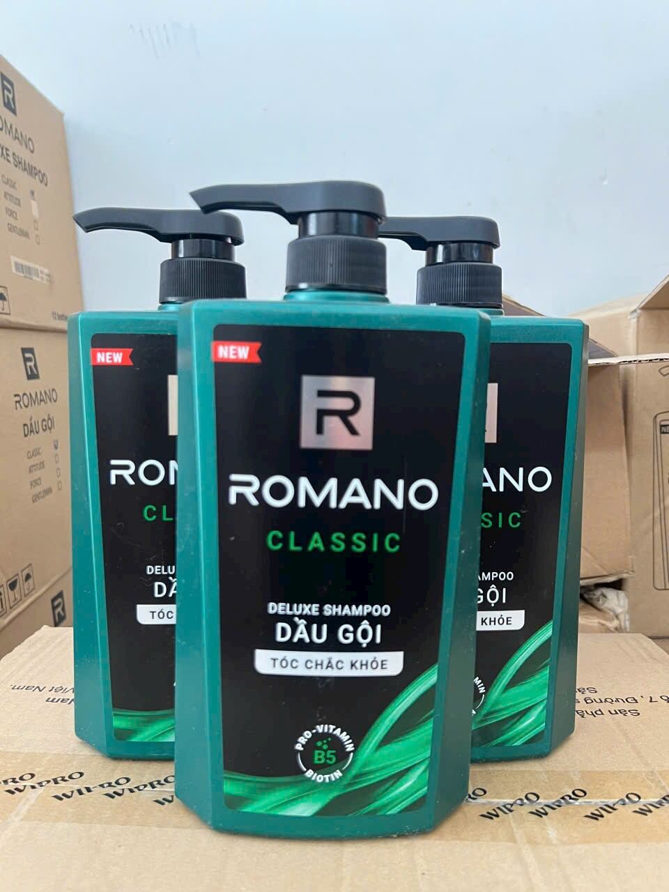 Dầu gội Cao Cấp Romano 650ml hương thơm lịch lãm, đẳng cấp phái mạnh.