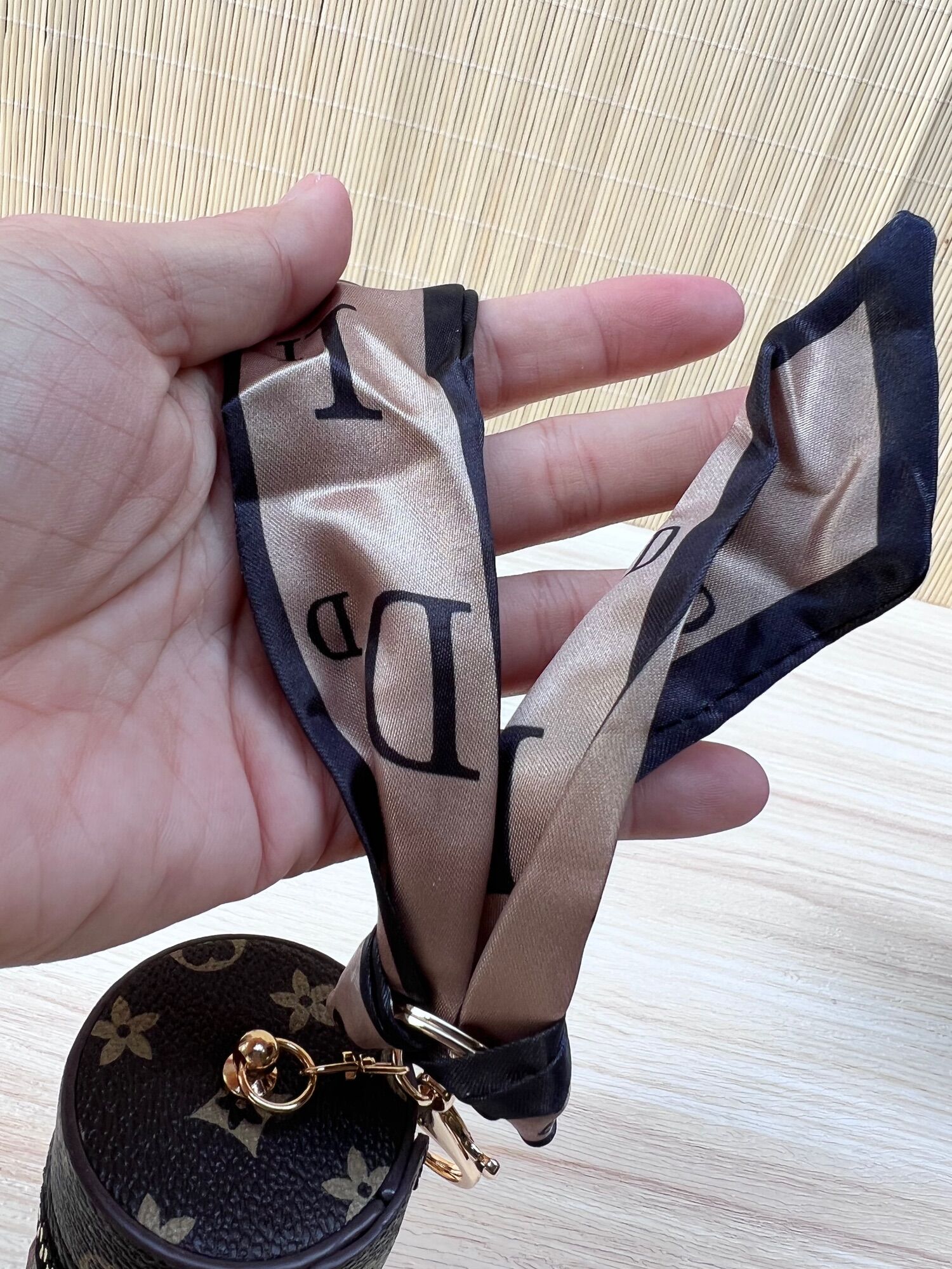 Móc khoá túi LV thời trang (5x9,5cm)