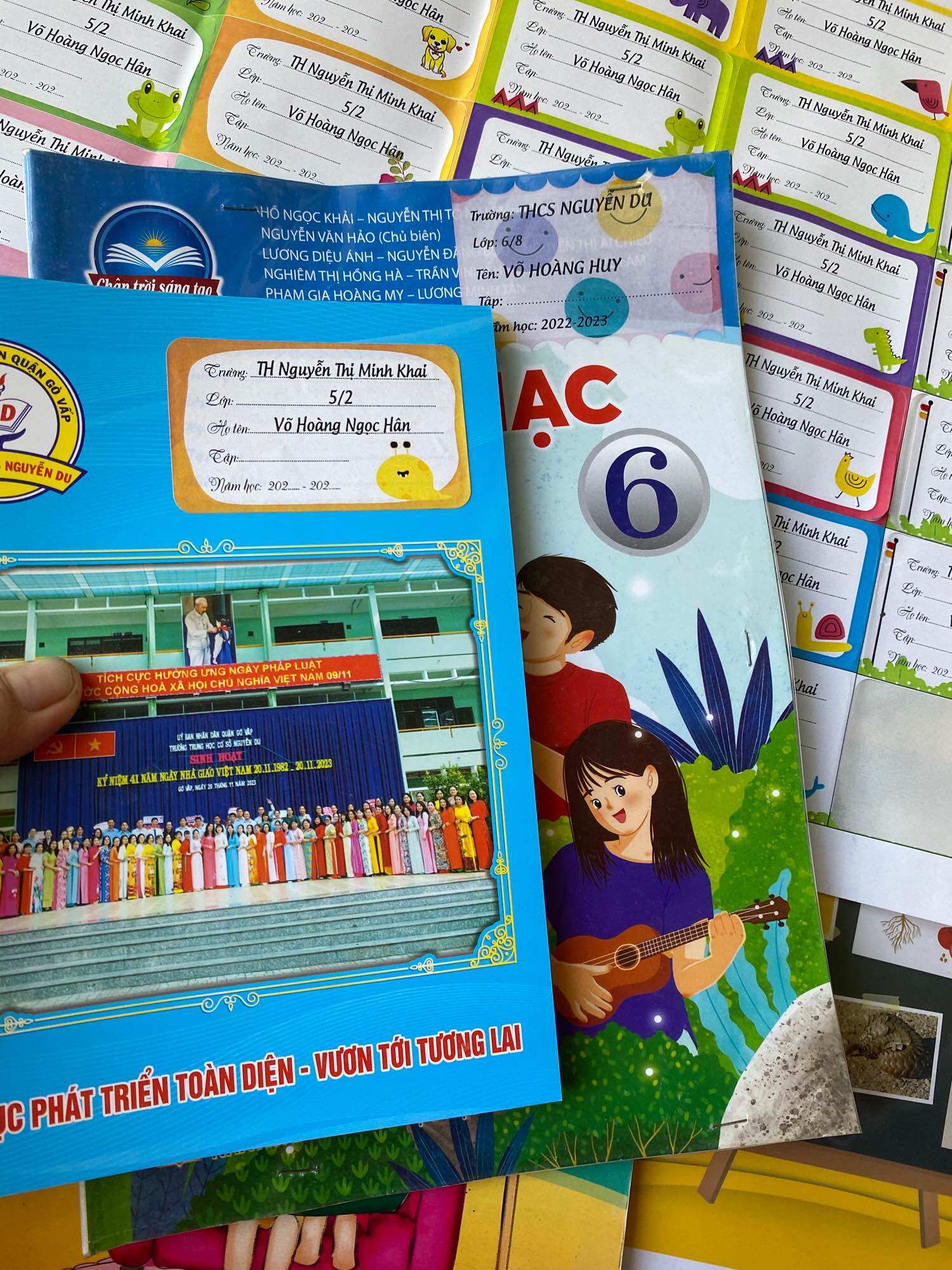 Nhãn tập vở, sách cho học sinh, sticker, nhãn dán, ký hiệu phân biệt