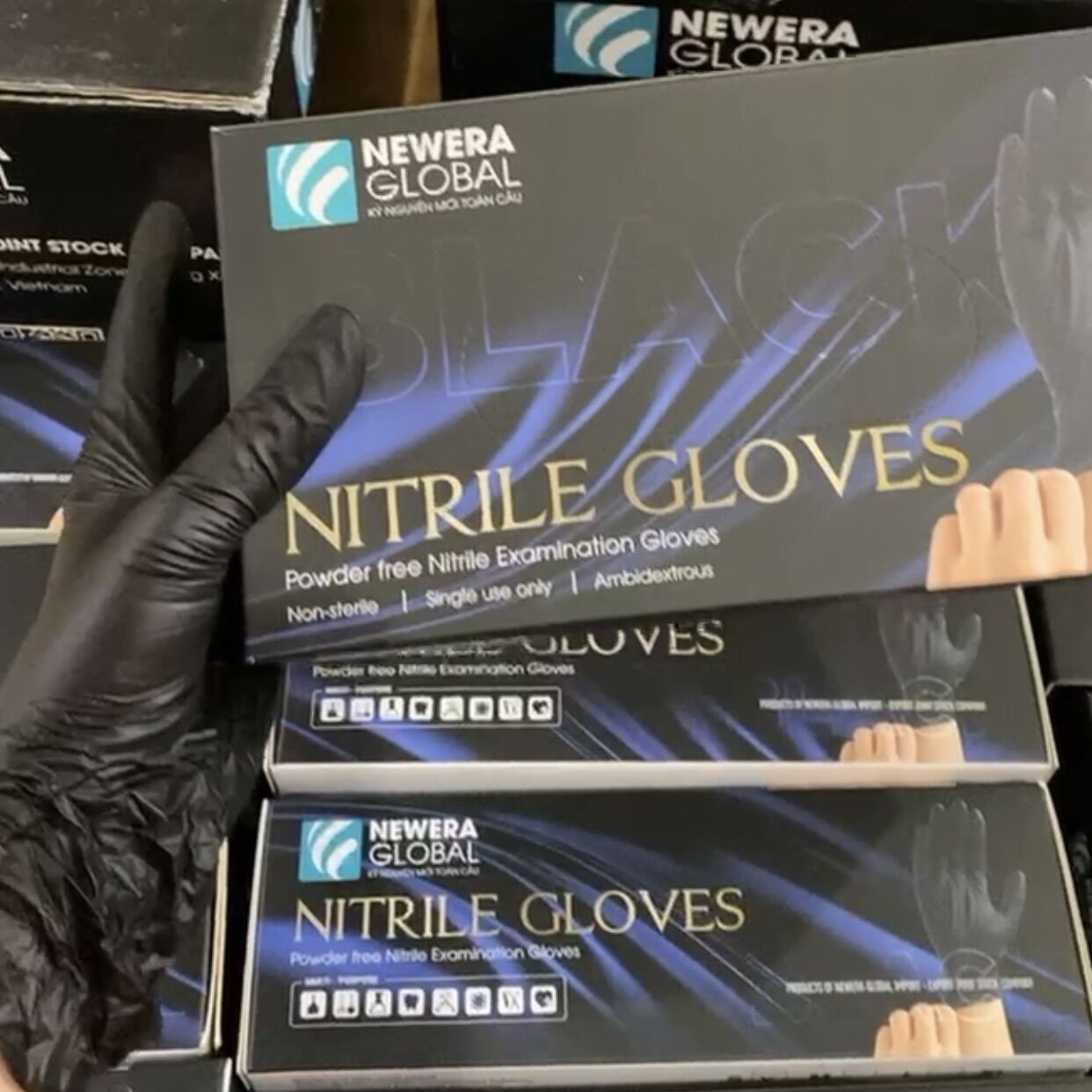 Hộp 100 găng tay cao su đen không bột gloves phun xăm