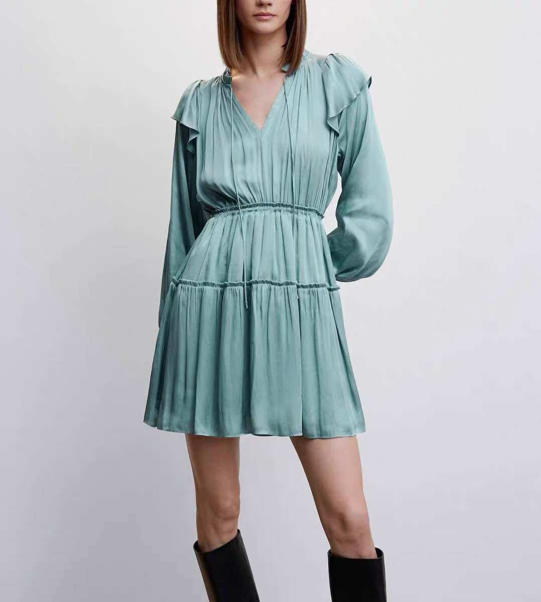 Đầm Zara xanh ngọc dáng xoè trẻ xinh